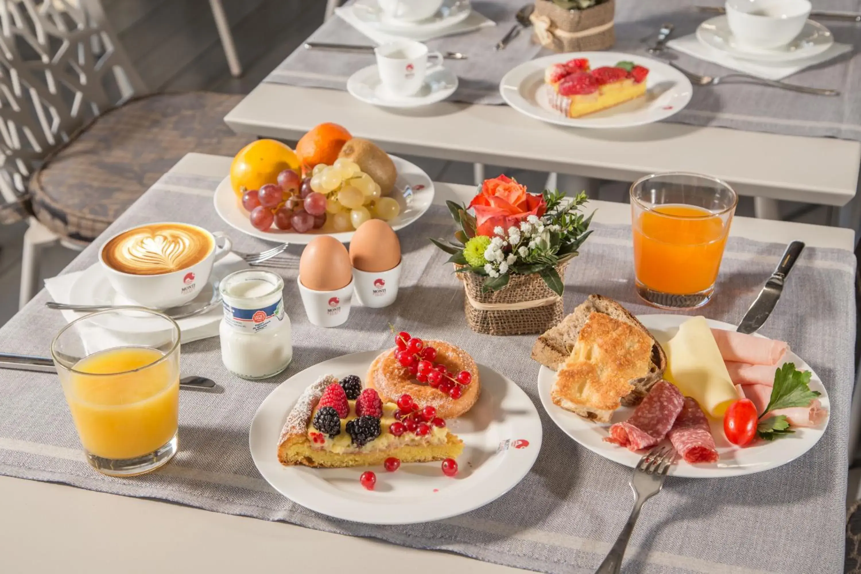 Breakfast in Monti Palace Hotel