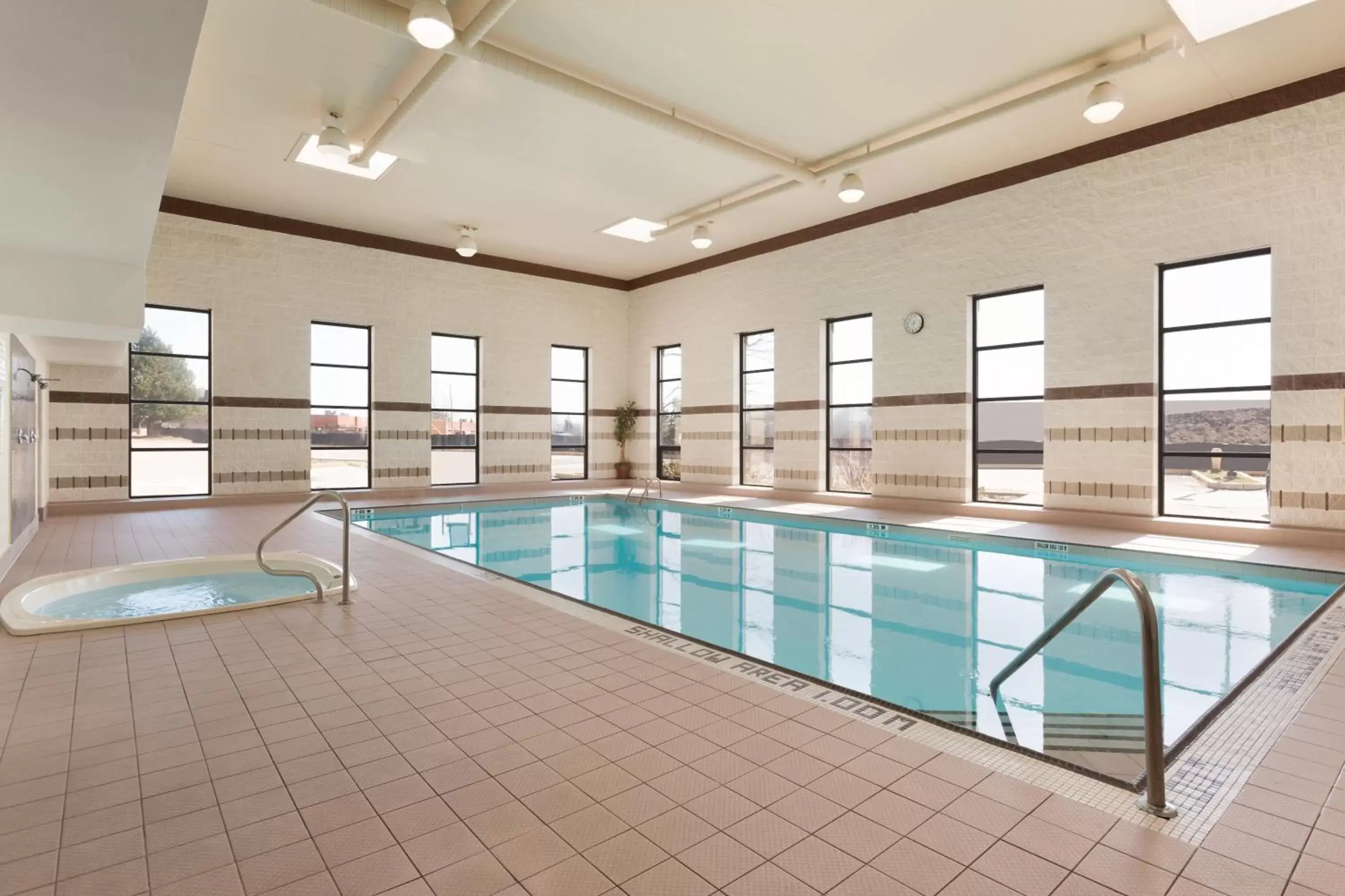 Swimming Pool in Park Inn by Radisson Toronto-Markham