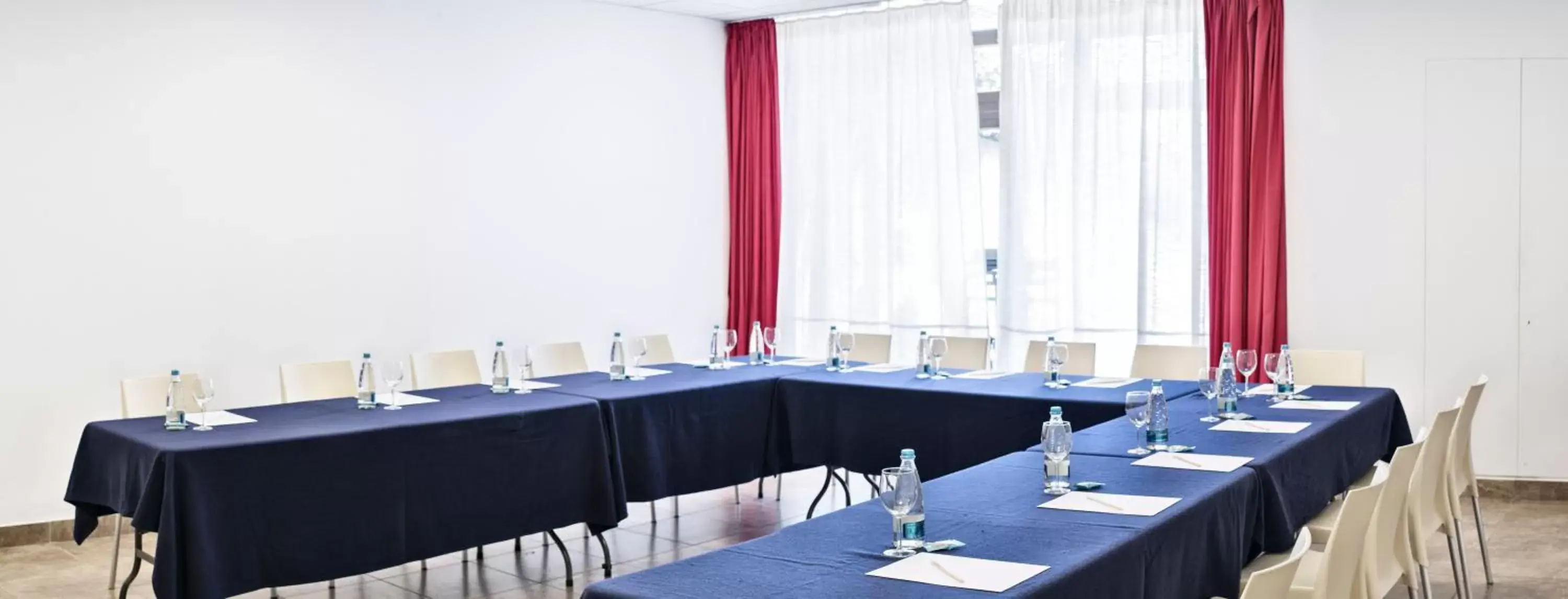 Business facilities in Serravalle Golf Hotel