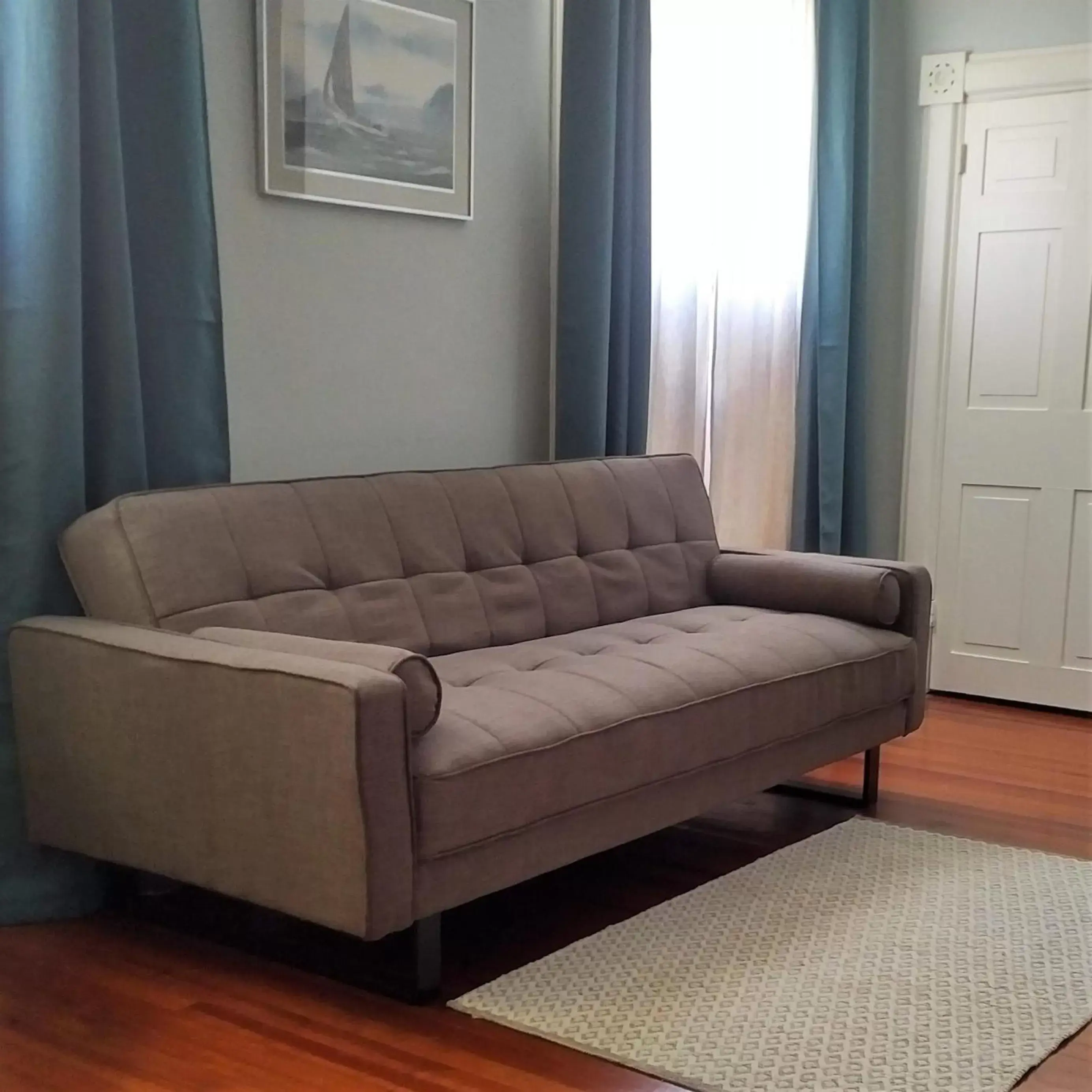 Bedroom, Seating Area in Georges on York B&B