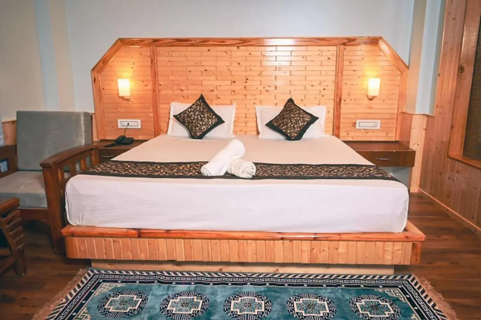 Bedroom, Bed in OLD MANALI RETREAT