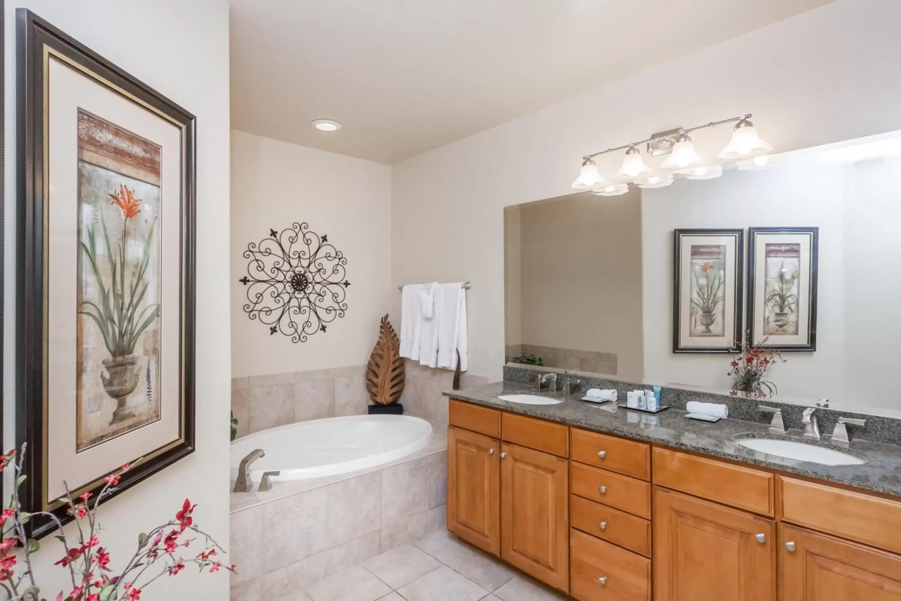 Bathroom in Canoa Ranch Golf Resort