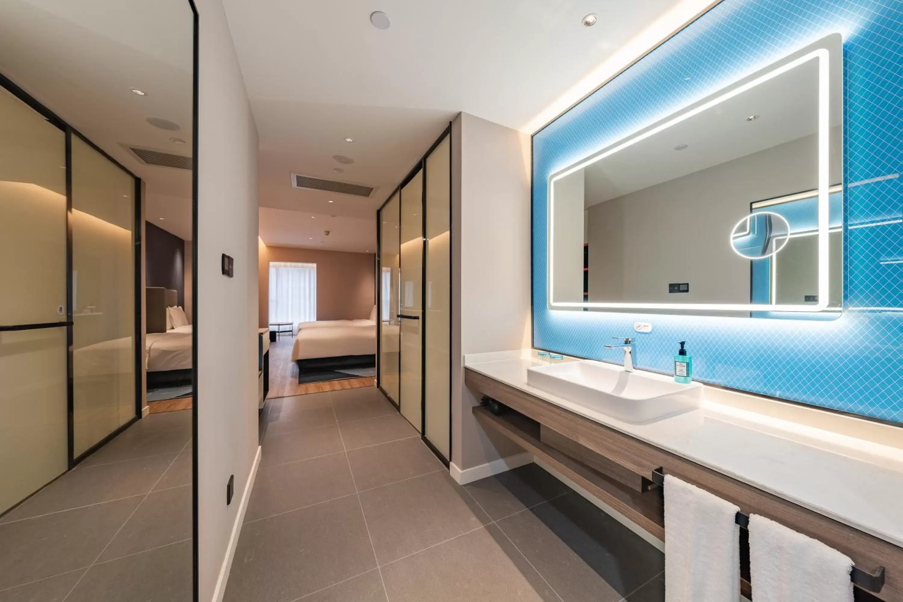 Bed, Bathroom in Holiday Inn Express Shanghai Expo Centre, an IHG Hotel