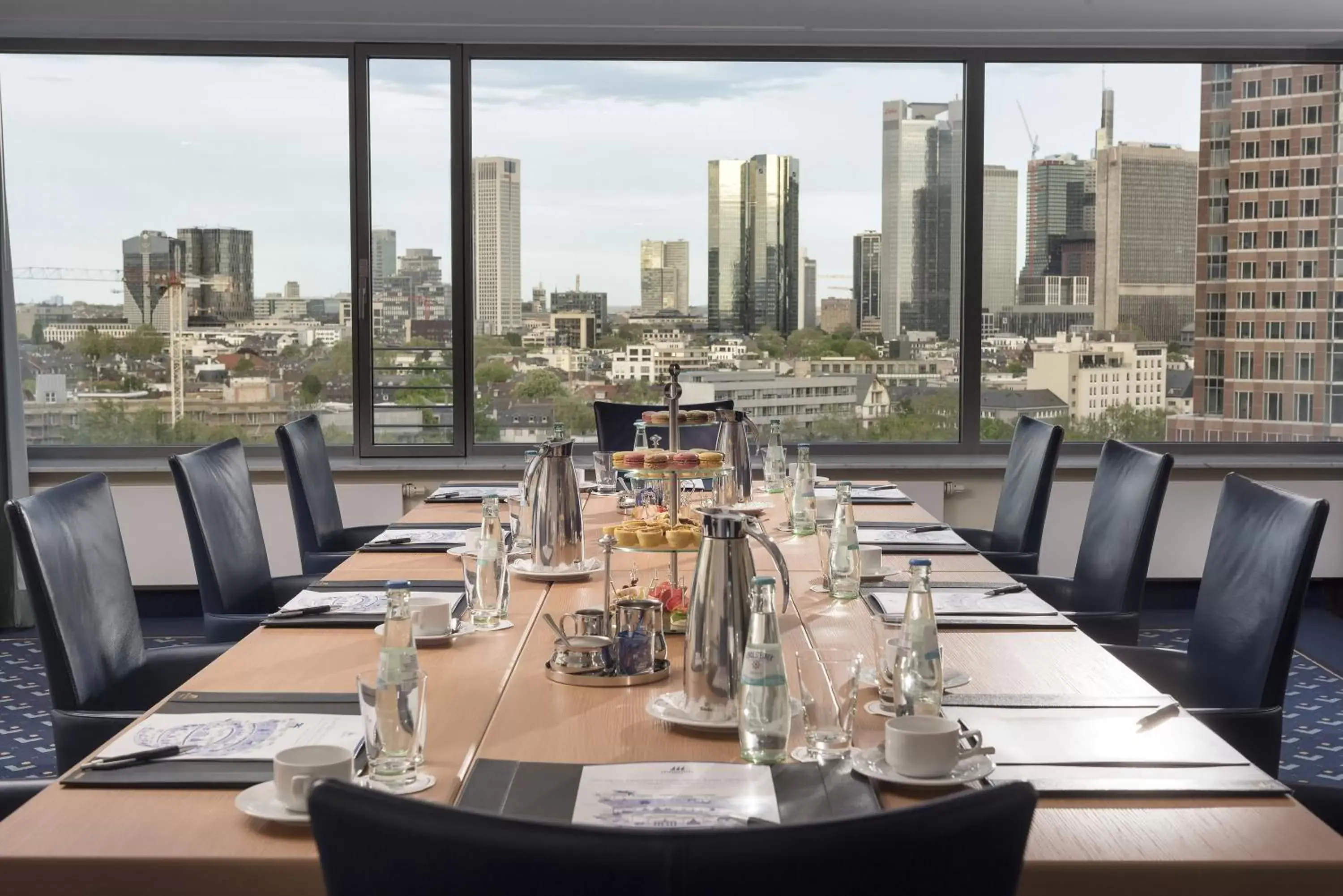 Business facilities, Restaurant/Places to Eat in Maritim Hotel Frankfurt