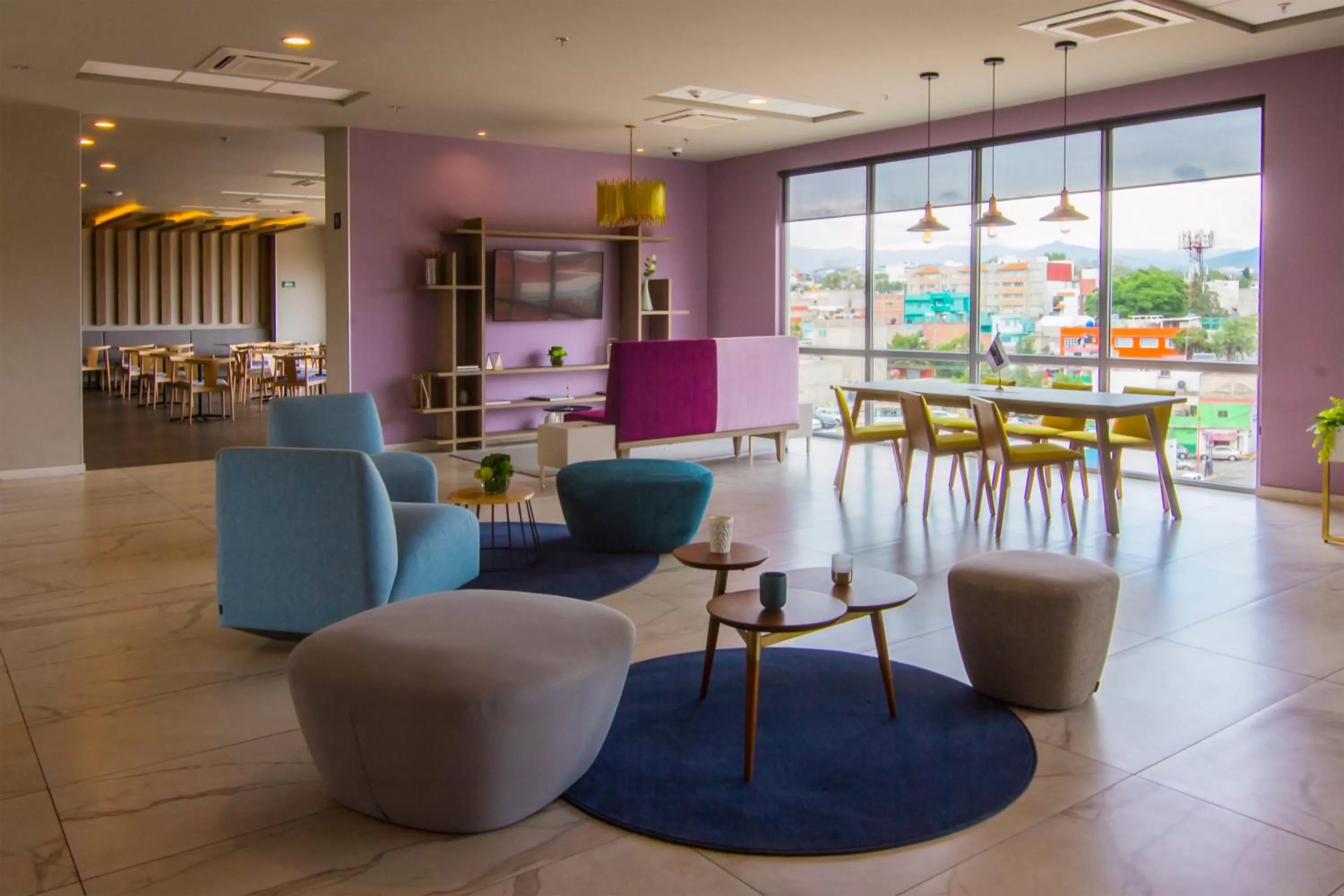 Communal lounge/ TV room in City Express Plus by Marriott Ciudad de México Mundo E