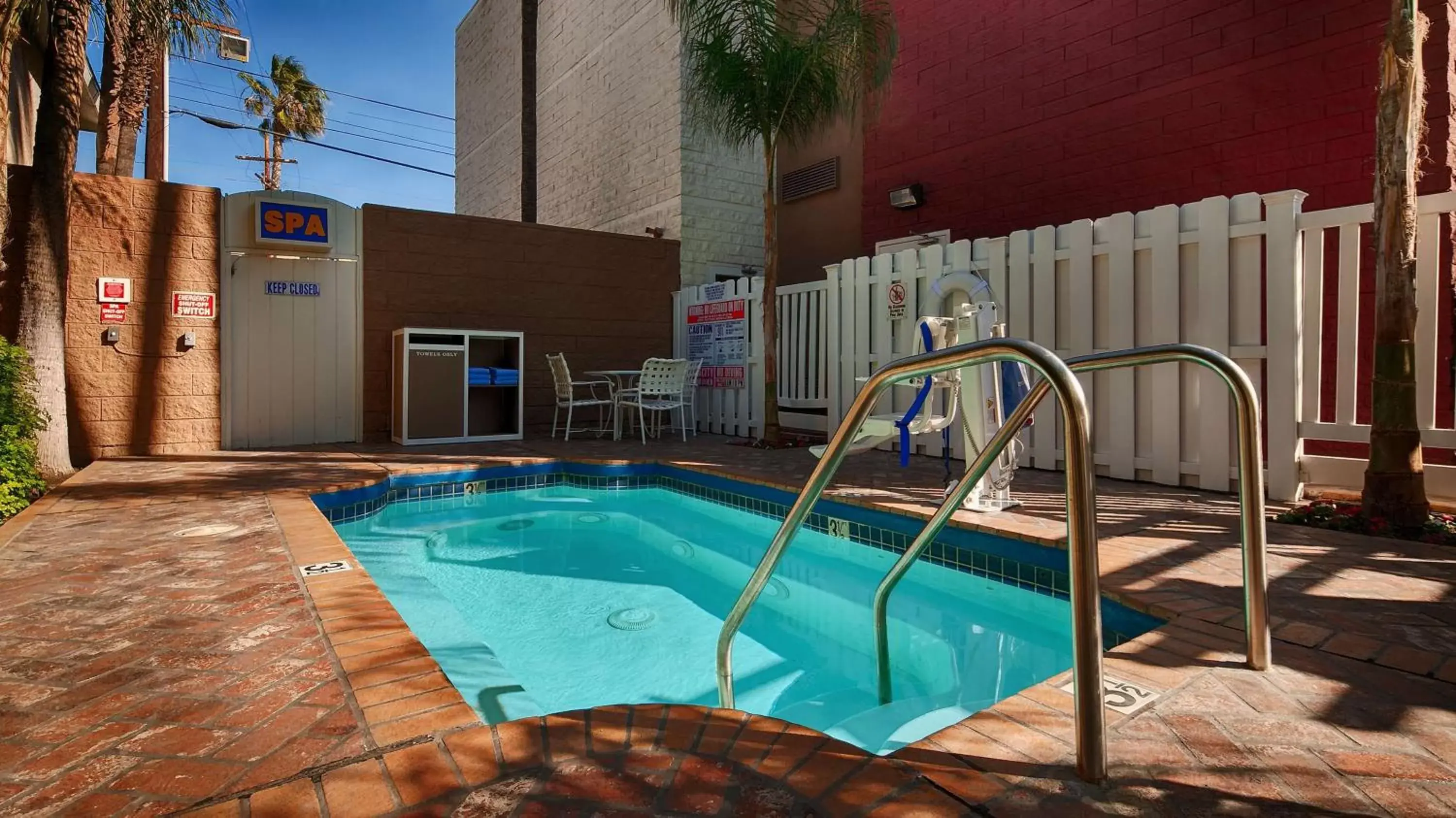 On site, Swimming Pool in Best Western Plus Carriage Inn