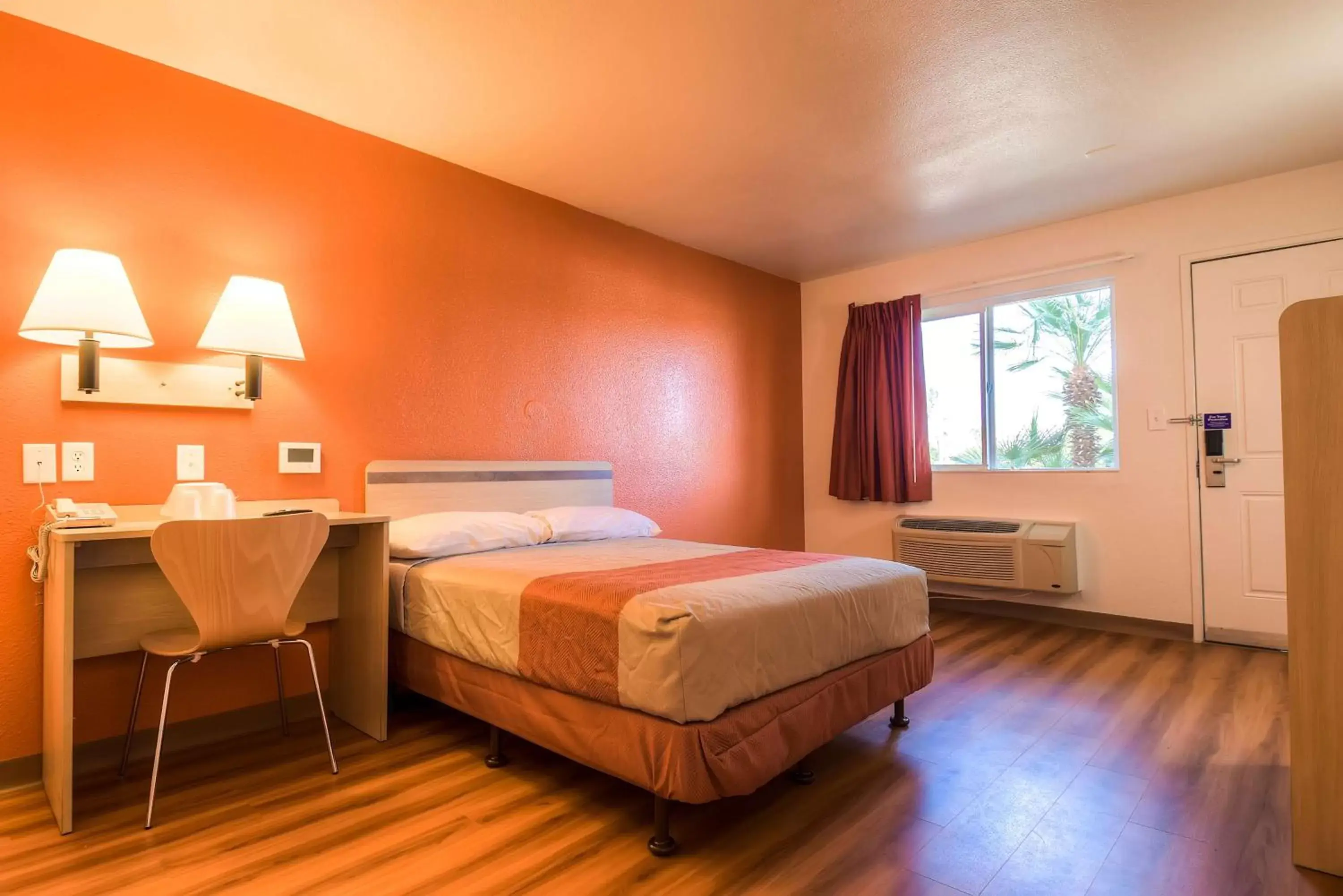 Bedroom, Bed in Motel 6-Rancho Mirage, CA - Palm Springs