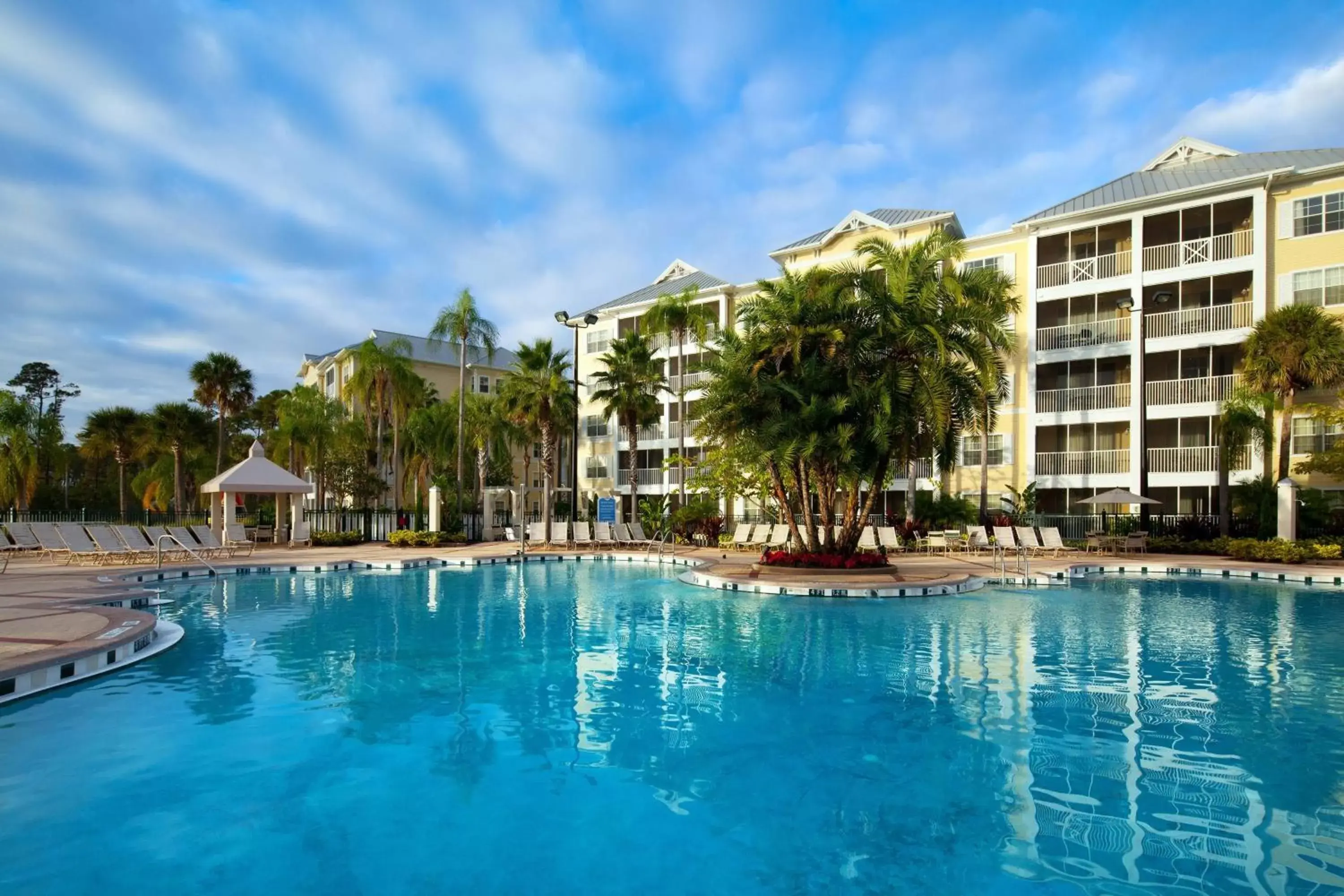 Swimming pool, Property Building in Sheraton Vistana Villages Resort Villas, I-Drive Orlando