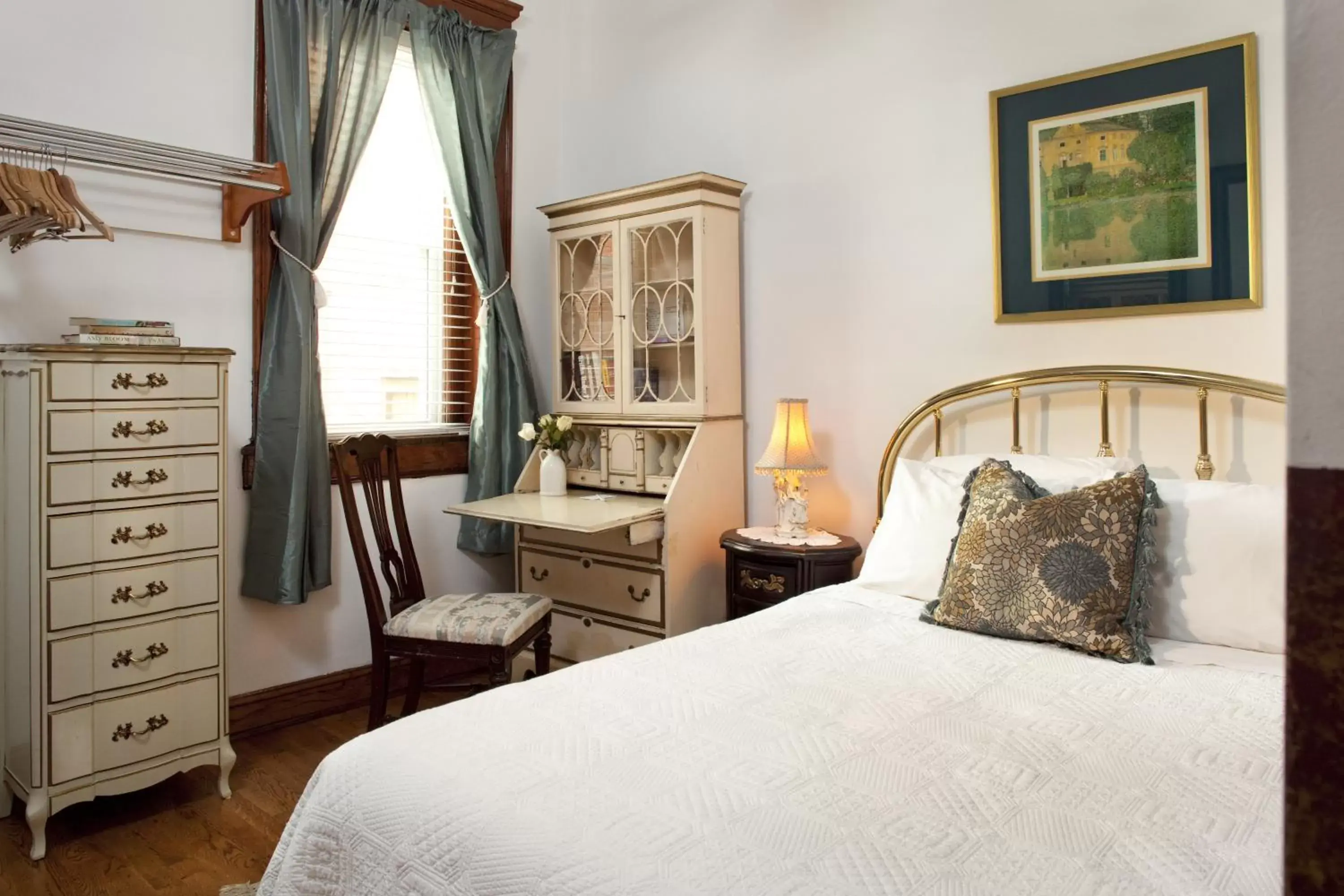 Bed in American Guest House, a Washington DC Bed and Breakfast Bed in American Guest House, a Washington DC Bed and Breakfast