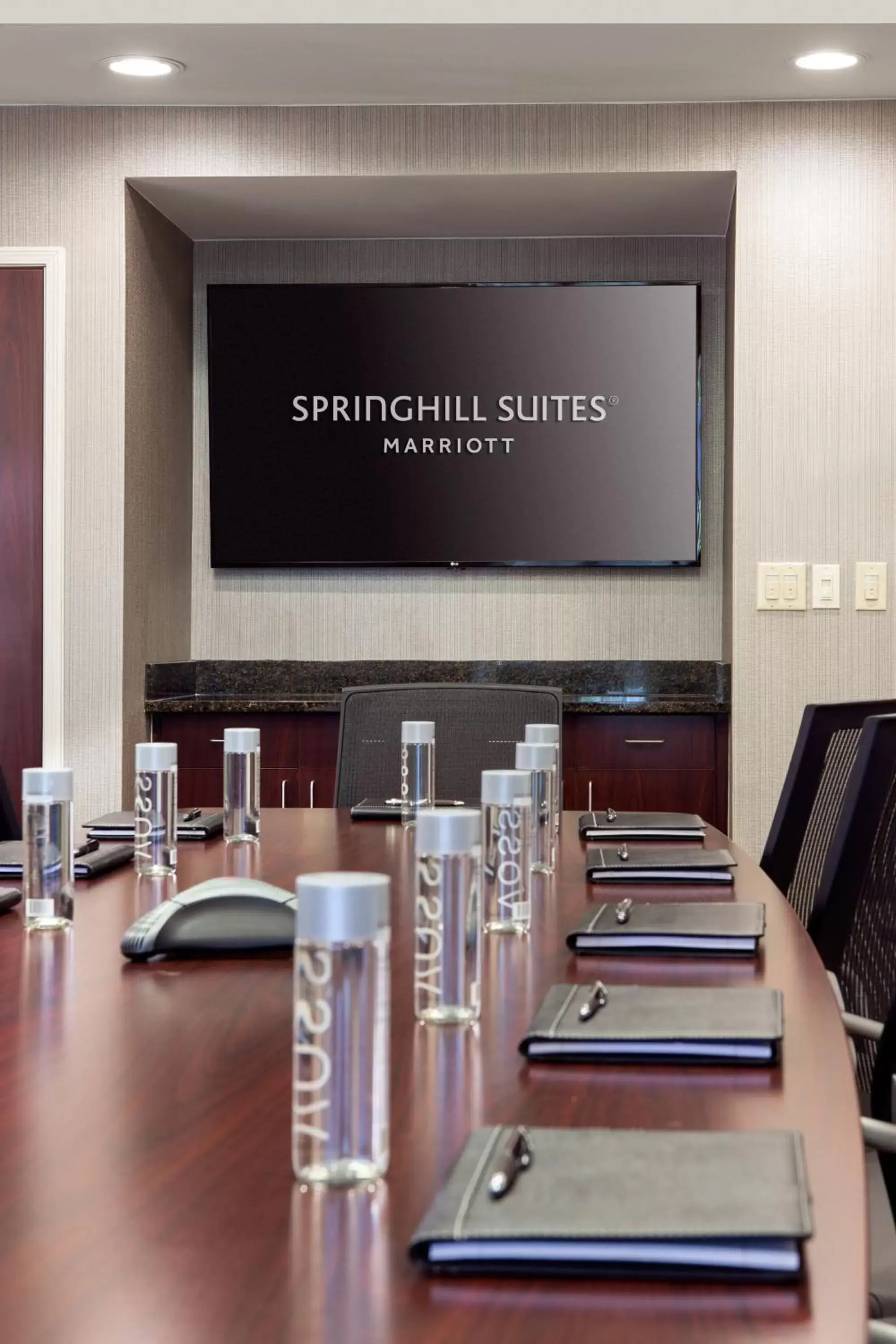 Meeting/conference room in SpringHill Suites Bakersfield