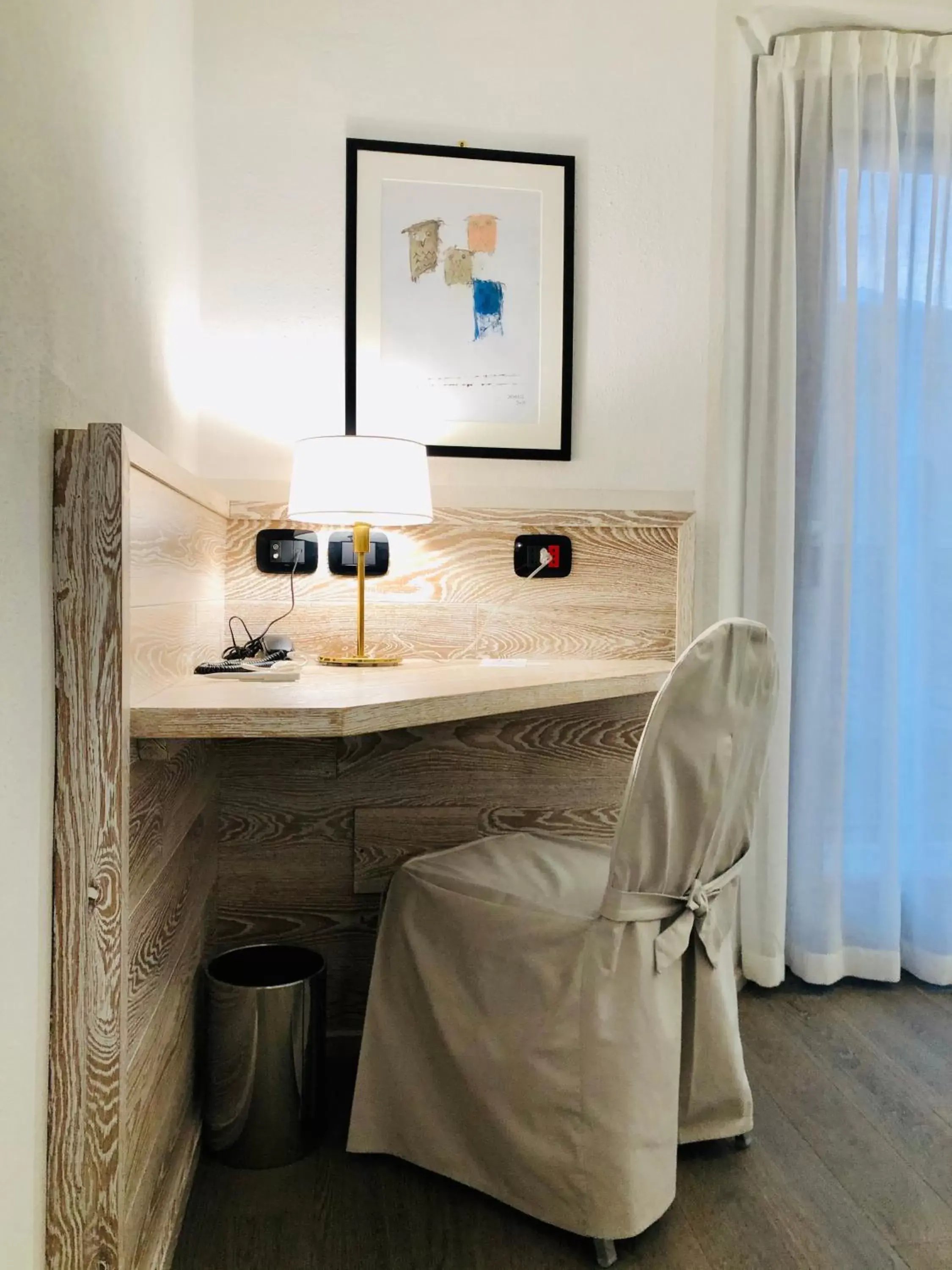 Seating area, Bathroom in Hotel Alla Posta