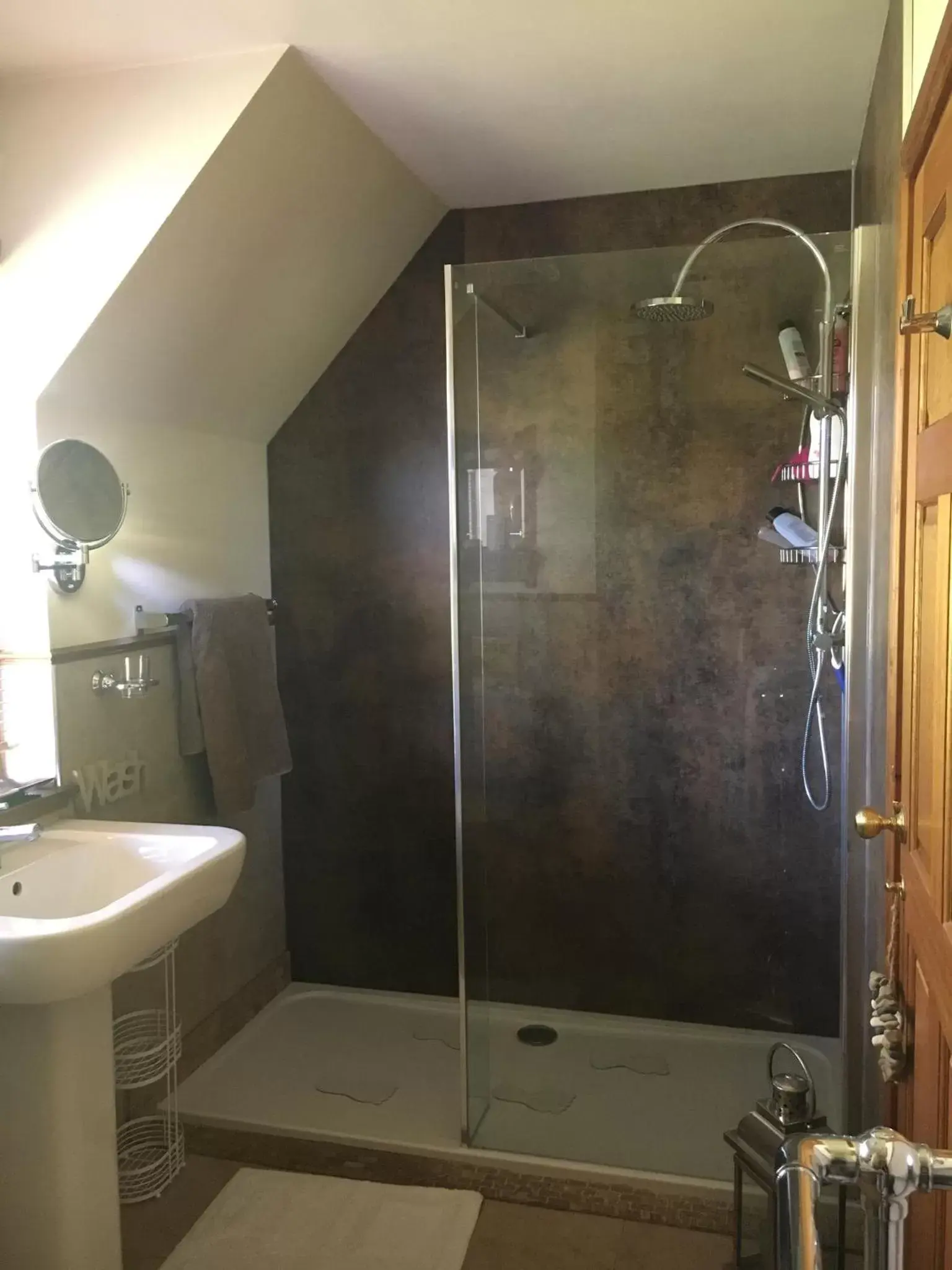 Single Room with Shower - single occupancy in Old Mills Garden Single Room with Shower - single occupancy in Old Mills Garden