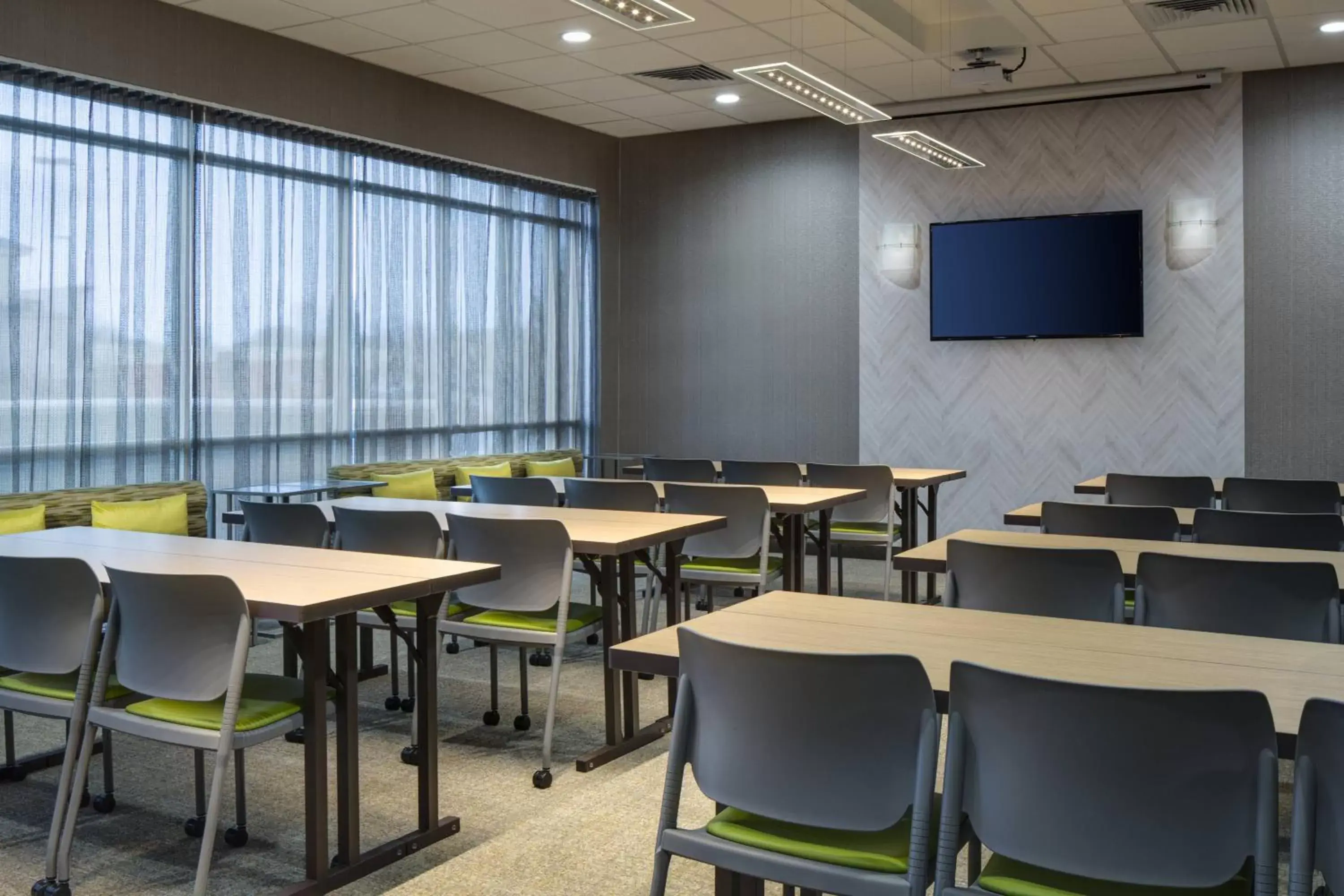 Meeting/conference room, Restaurant/Places to Eat in SpringHill Suites by Marriott Oklahoma City Midwest City Del City