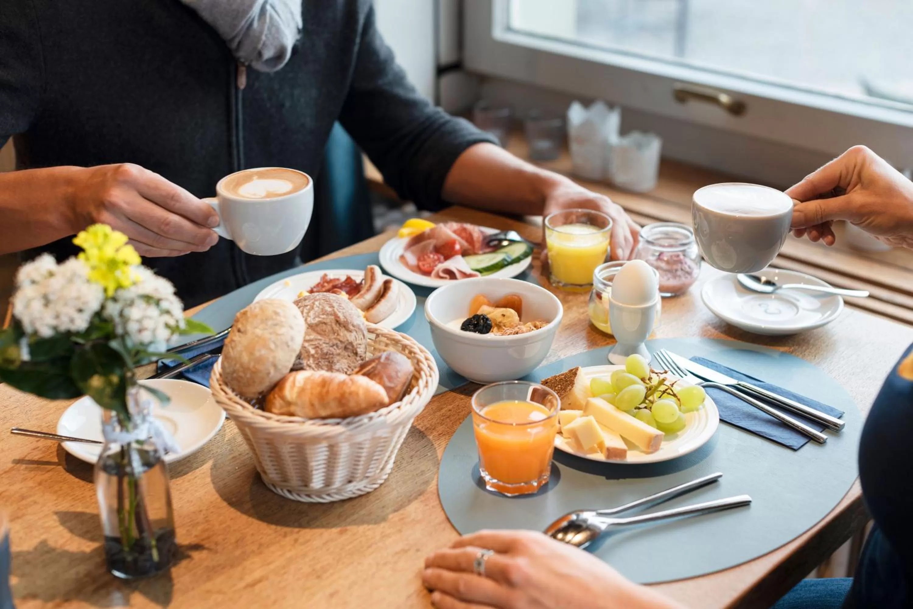 Buffet breakfast in Seehotel Kastanienbaum