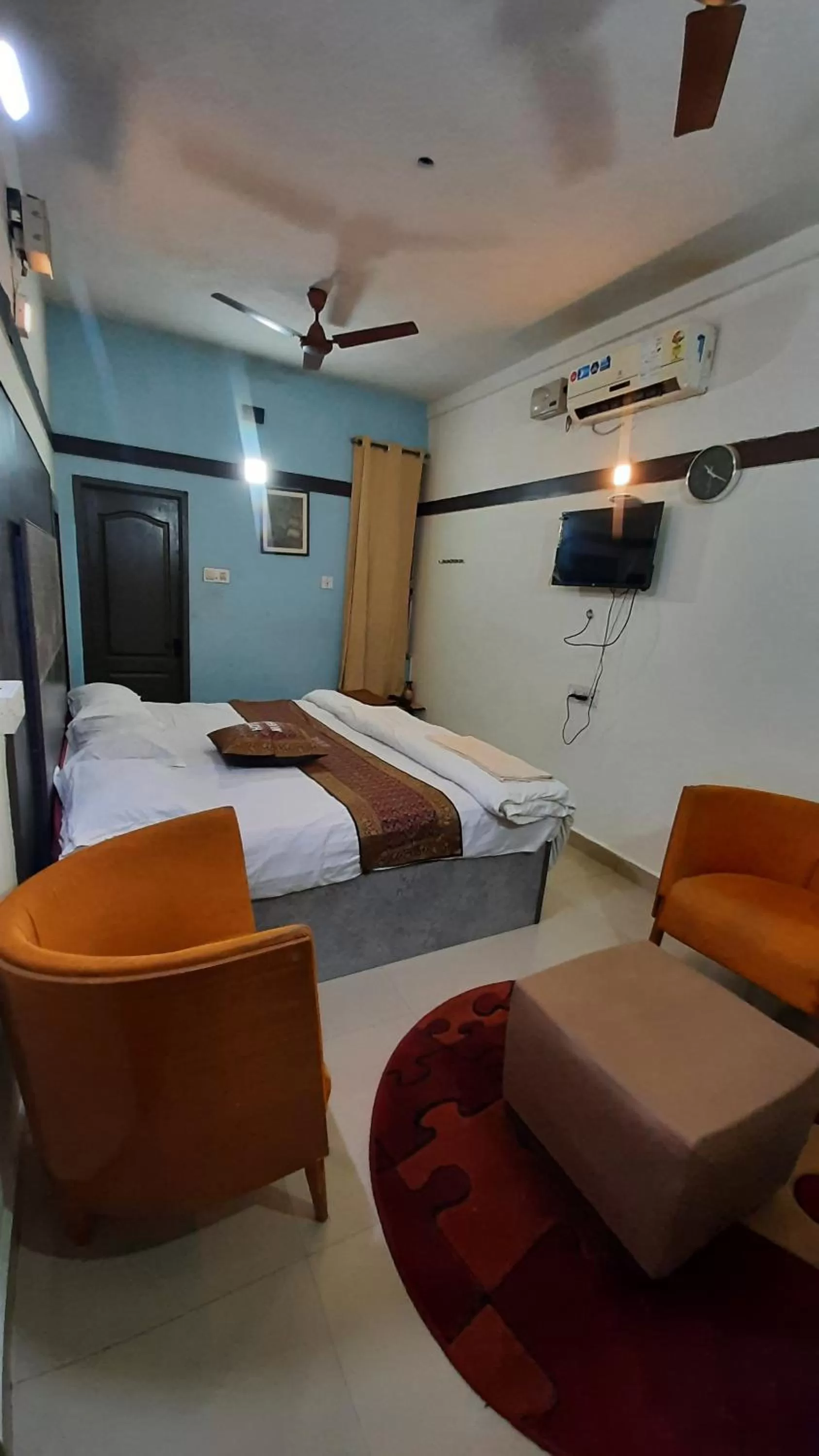 Bedroom, Bed in Royal Mughal