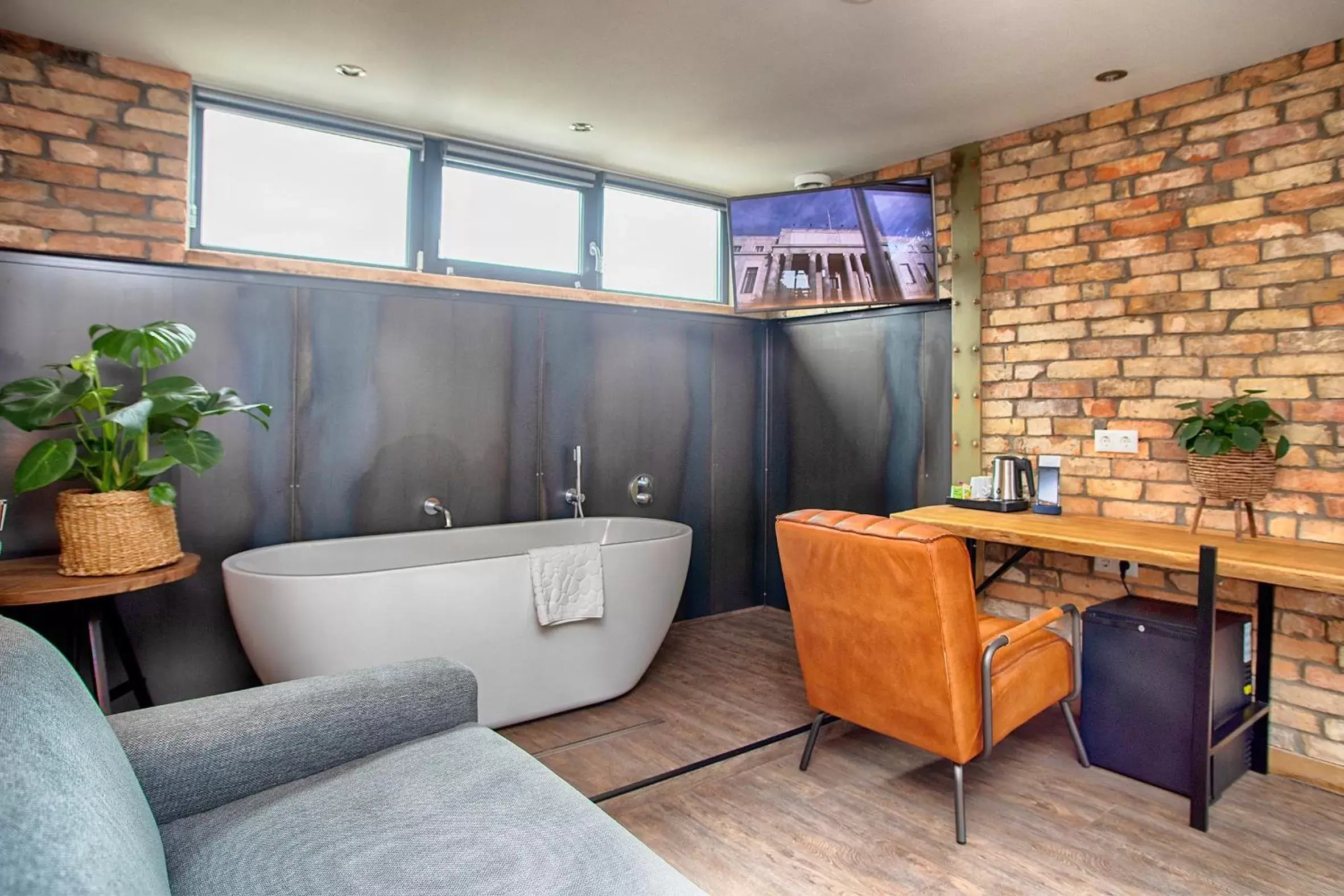 Seating area, Bathroom in Hotel Abdij de Westerburcht