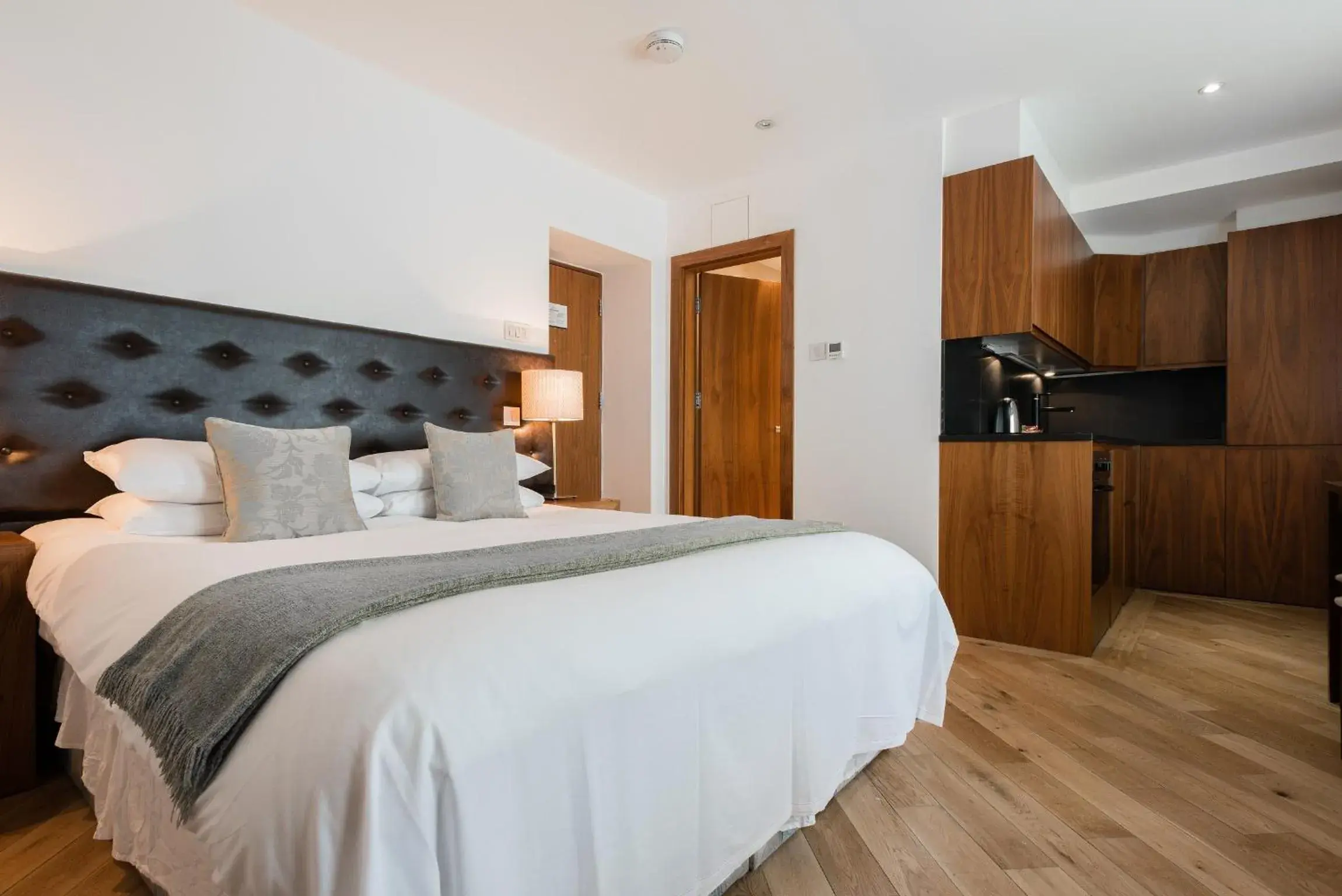 Bedroom, Bed in Presidential Apartments Kensington