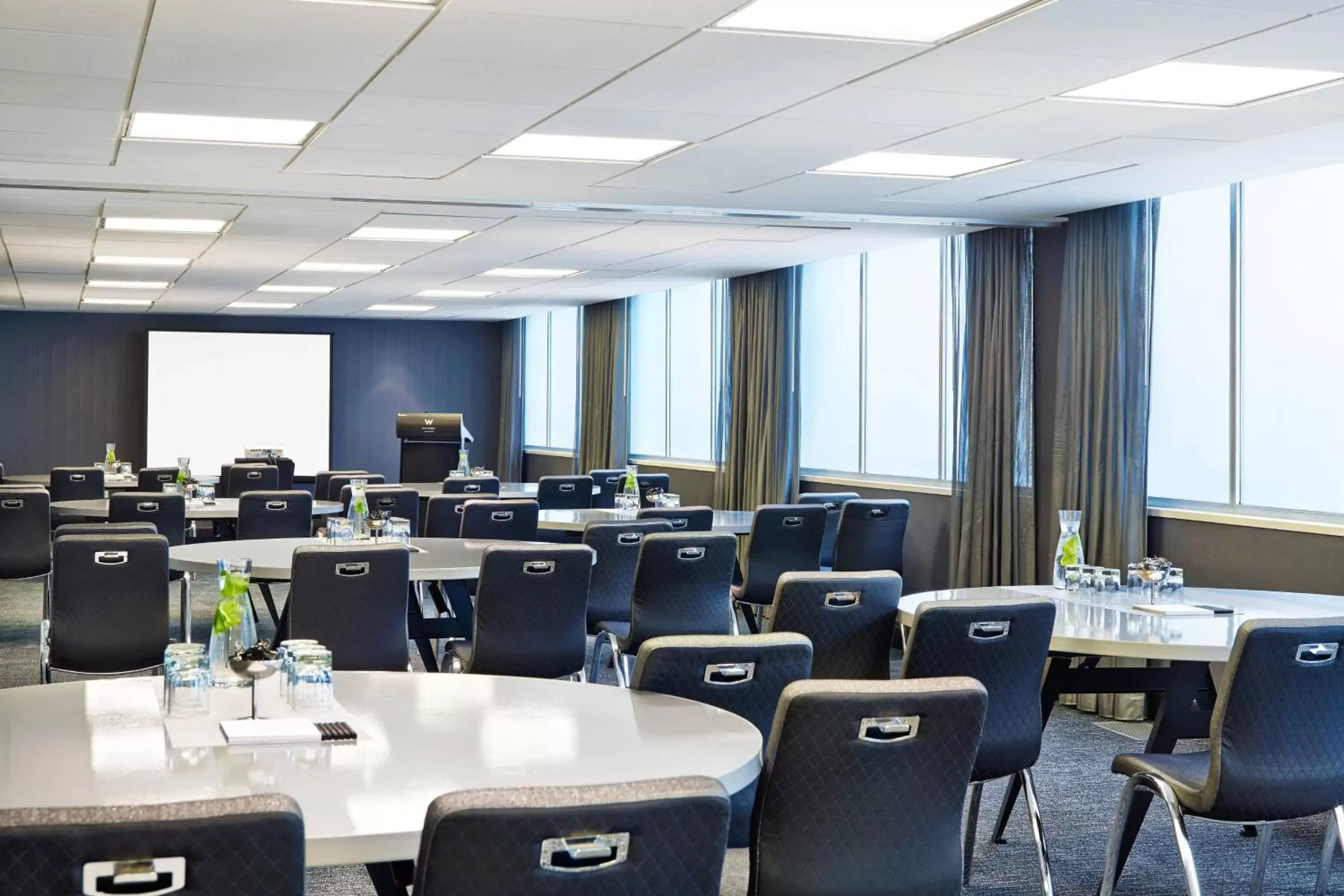 Meeting/conference room in W Chicago - Lakeshore