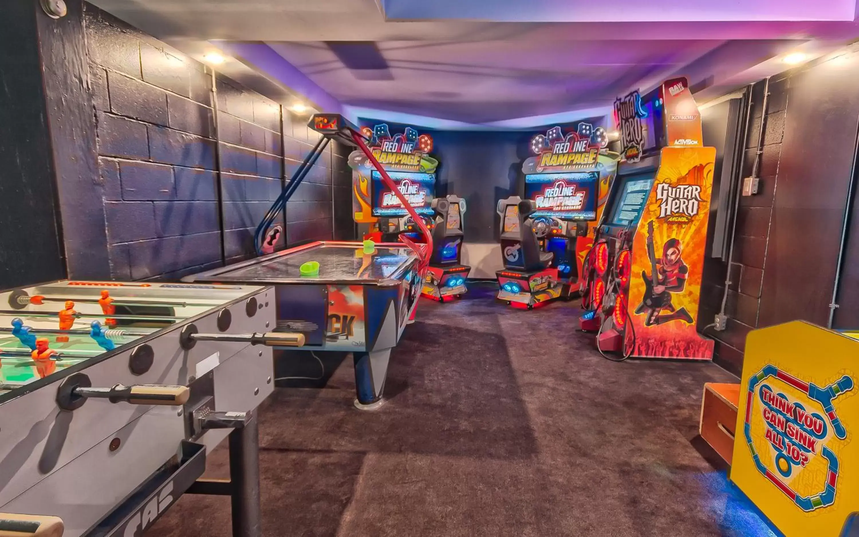 Game Room in LHotelQuébec