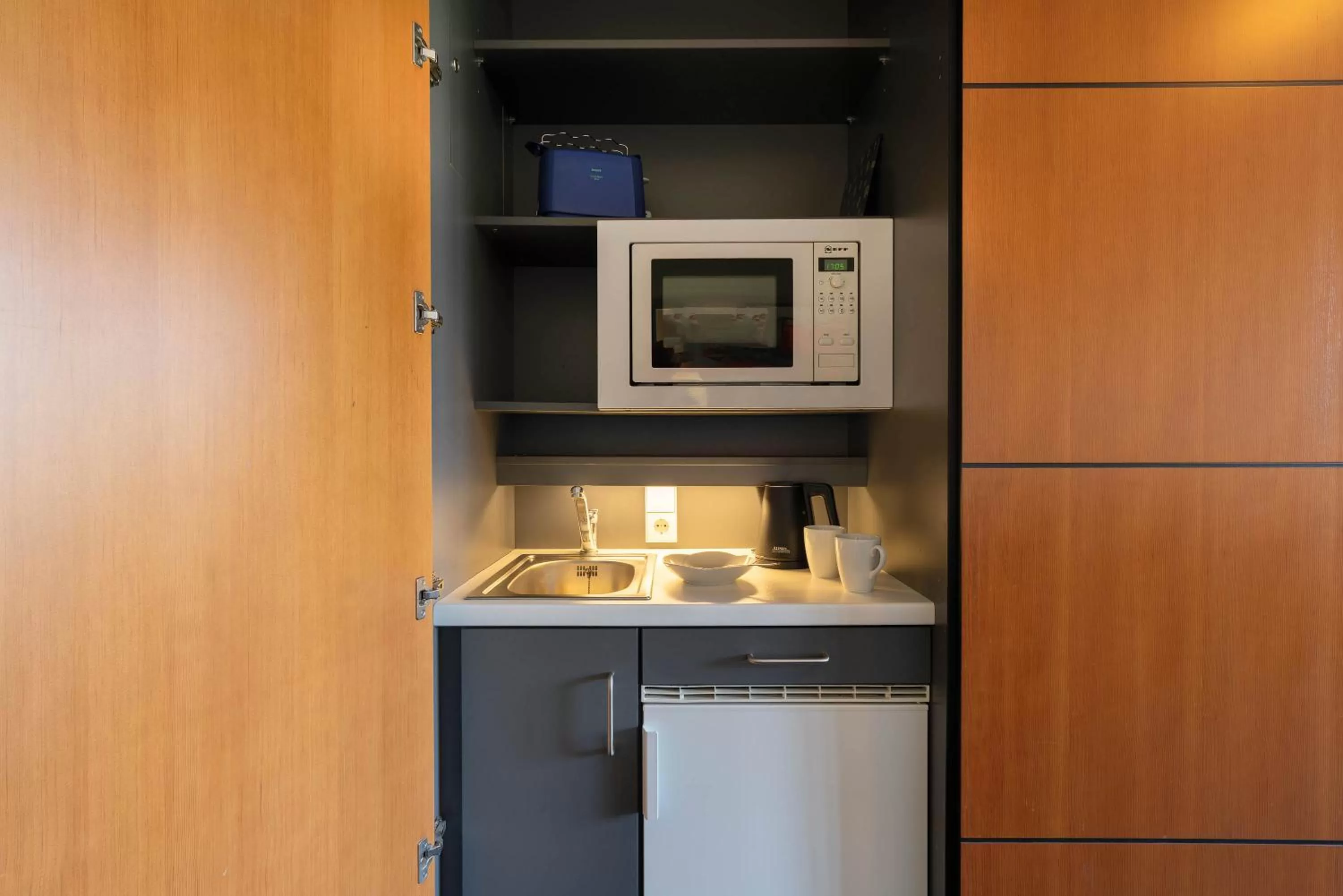 Kitchen or kitchenette in Seminaris Hotel Potsdam Griebnitzsee