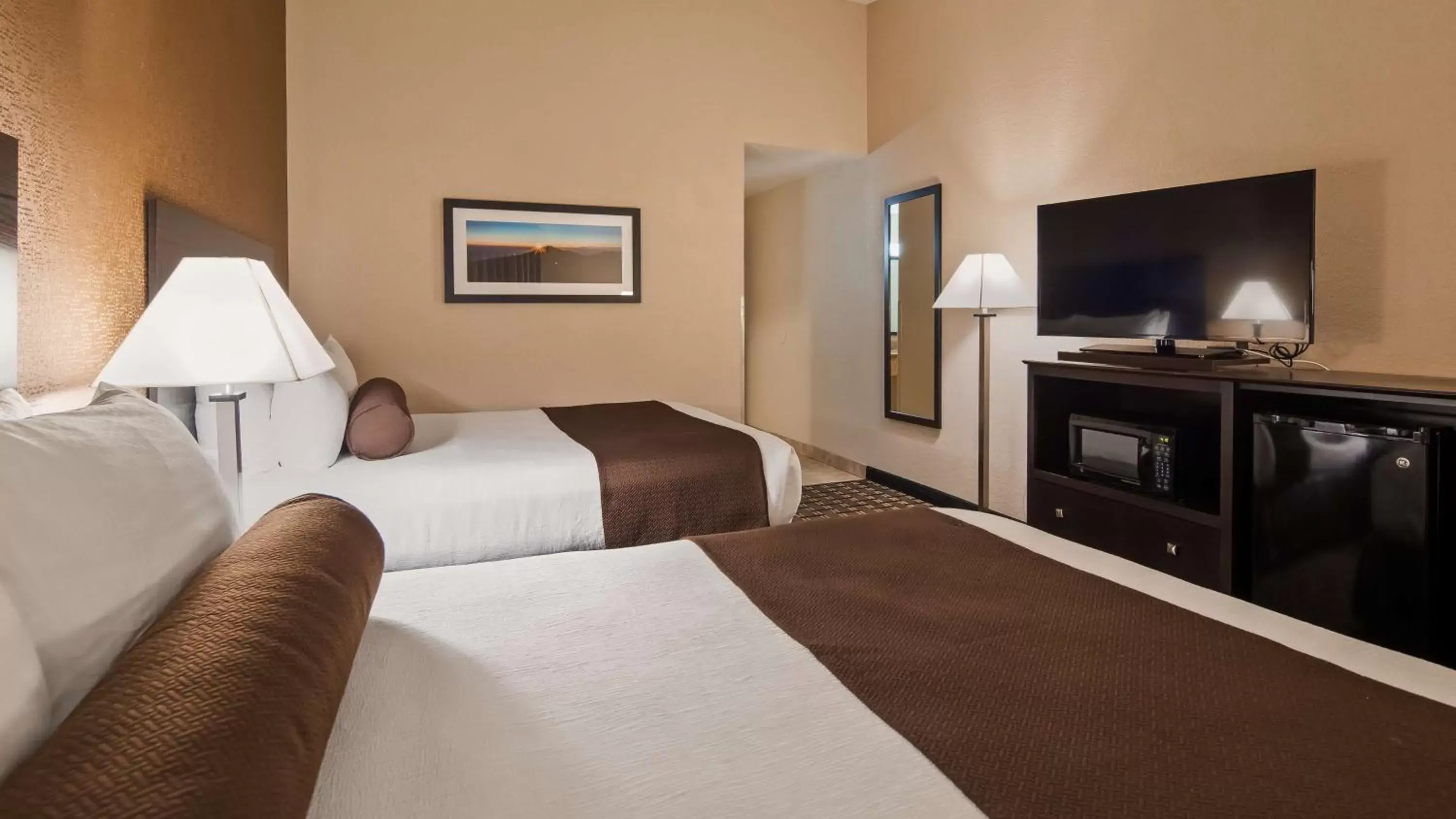 Photo of the whole room, Bed in Best Western Plus Las Vegas West