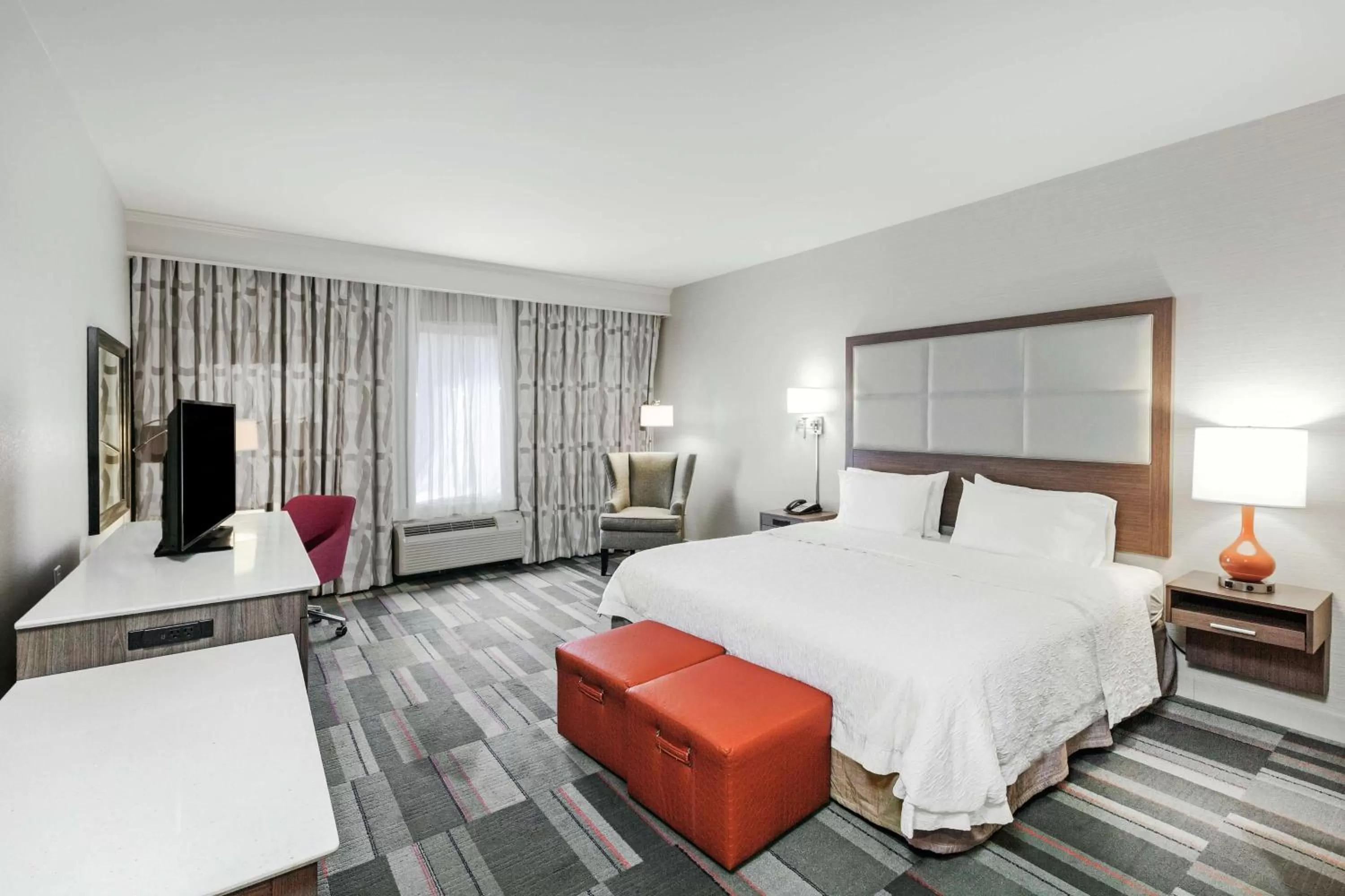 Bedroom, Bed in Hampton Inn North Little Rock McCain Mall, AR