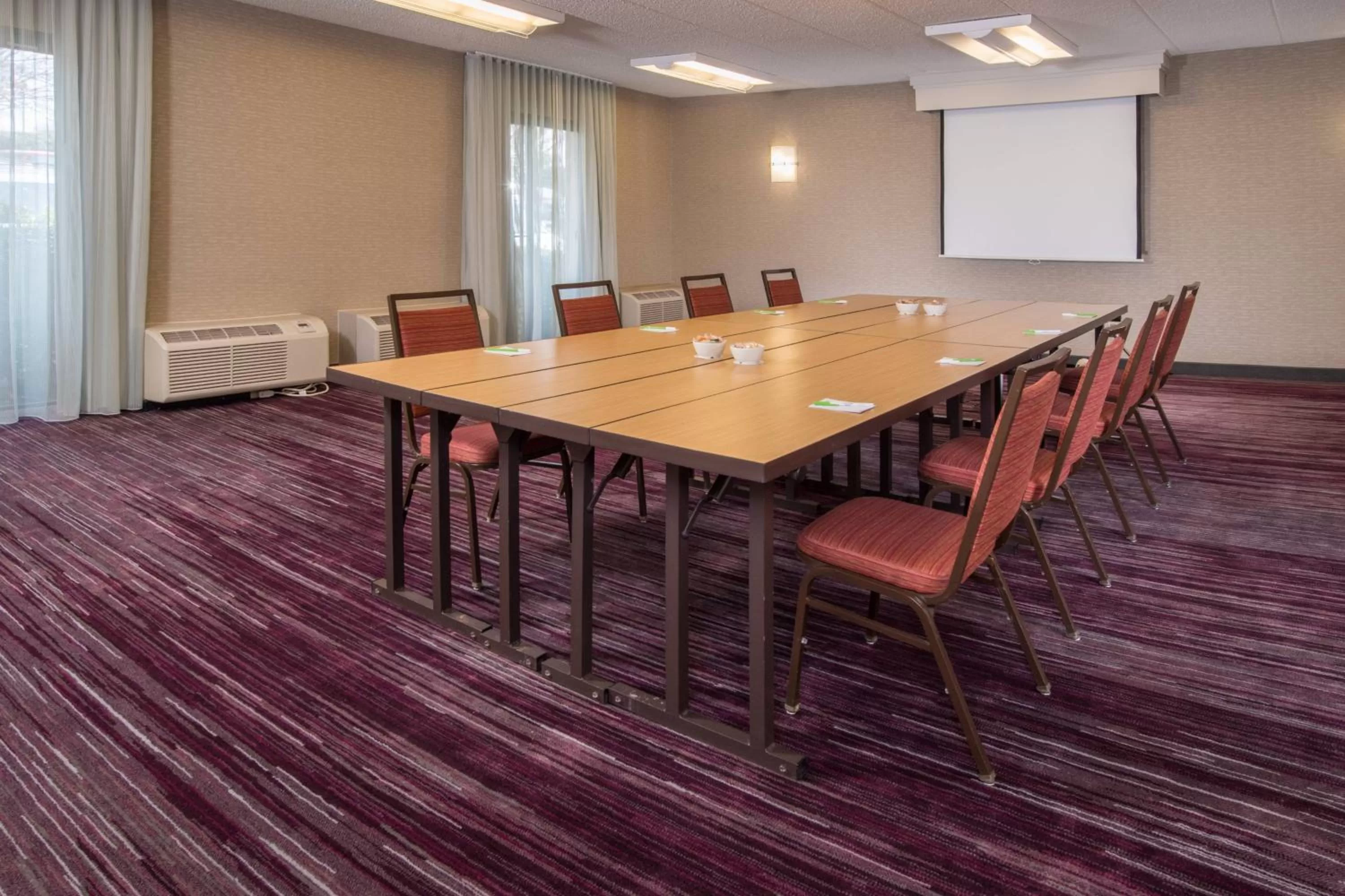 Meeting/conference room in Courtyard by Marriott Fairfax Fair Oaks