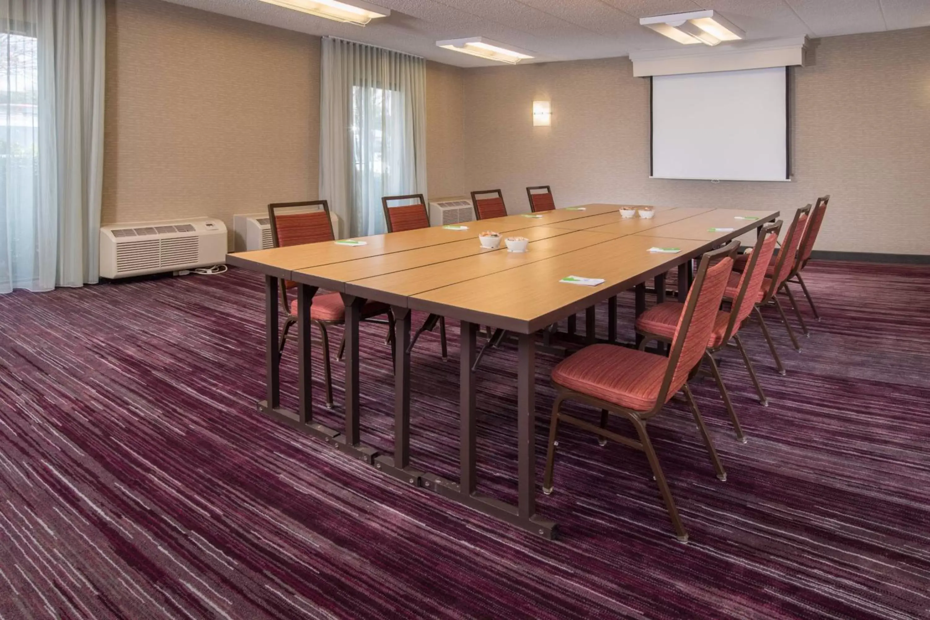 Meeting/conference room in Courtyard by Marriott Fairfax Fair Oaks
