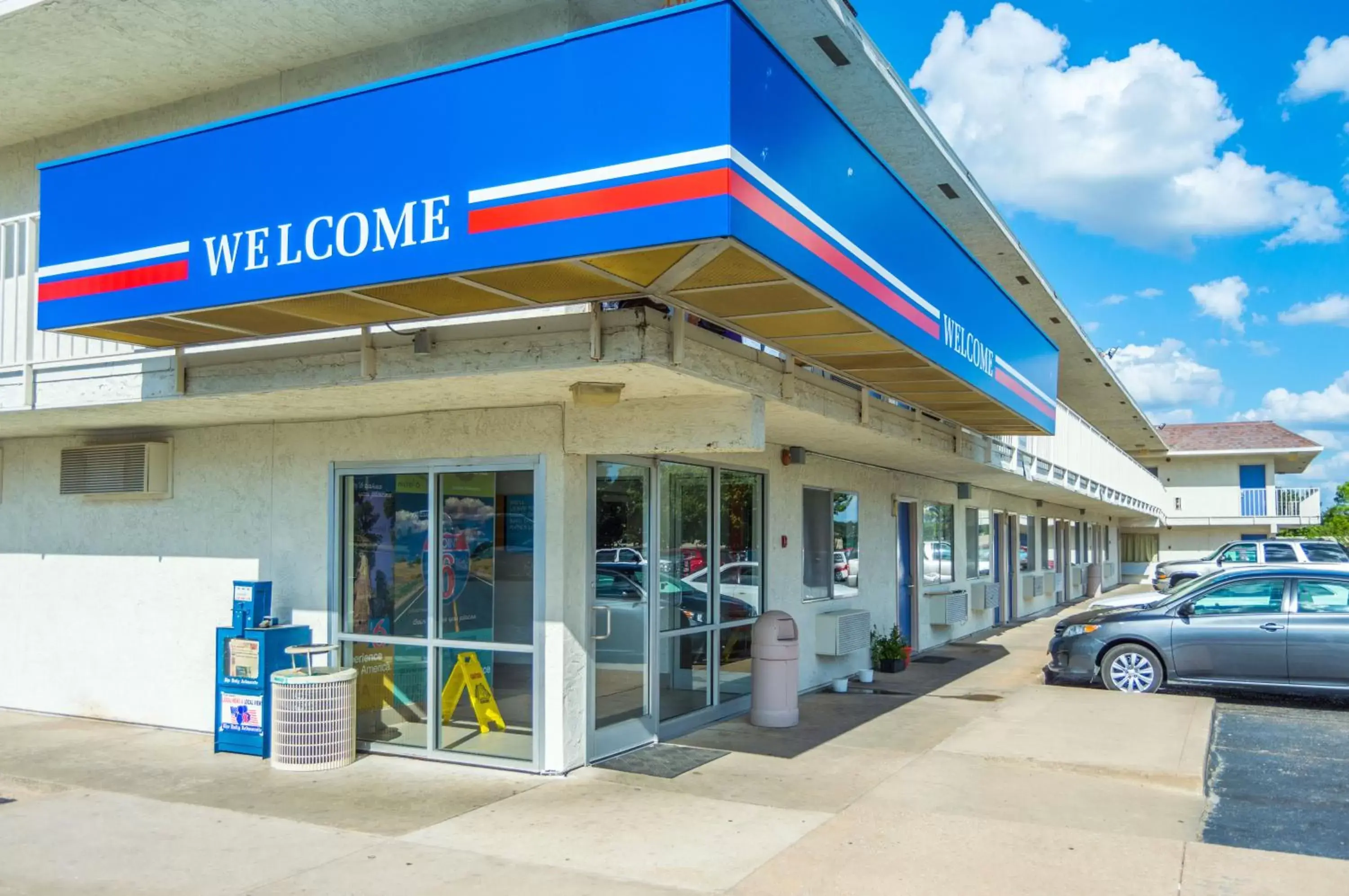 Facade/entrance, Property Building in Motel 6-Ardmore, OK