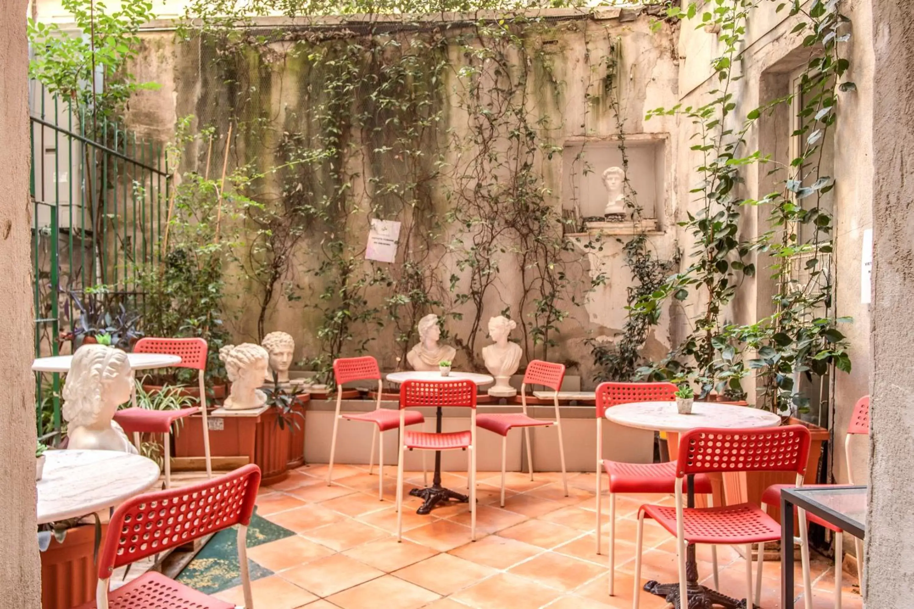 Balcony/Terrace, Restaurant/Places to Eat in Nakissa Inn
