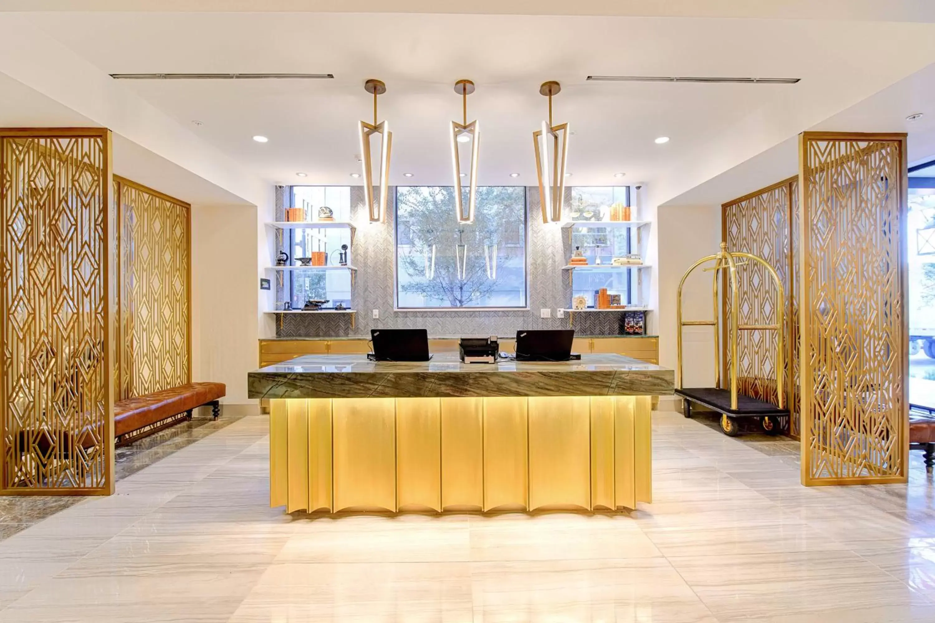 Lobby or reception, Lobby/Reception in WATERMARK Baton Rouge, Autograph Collection