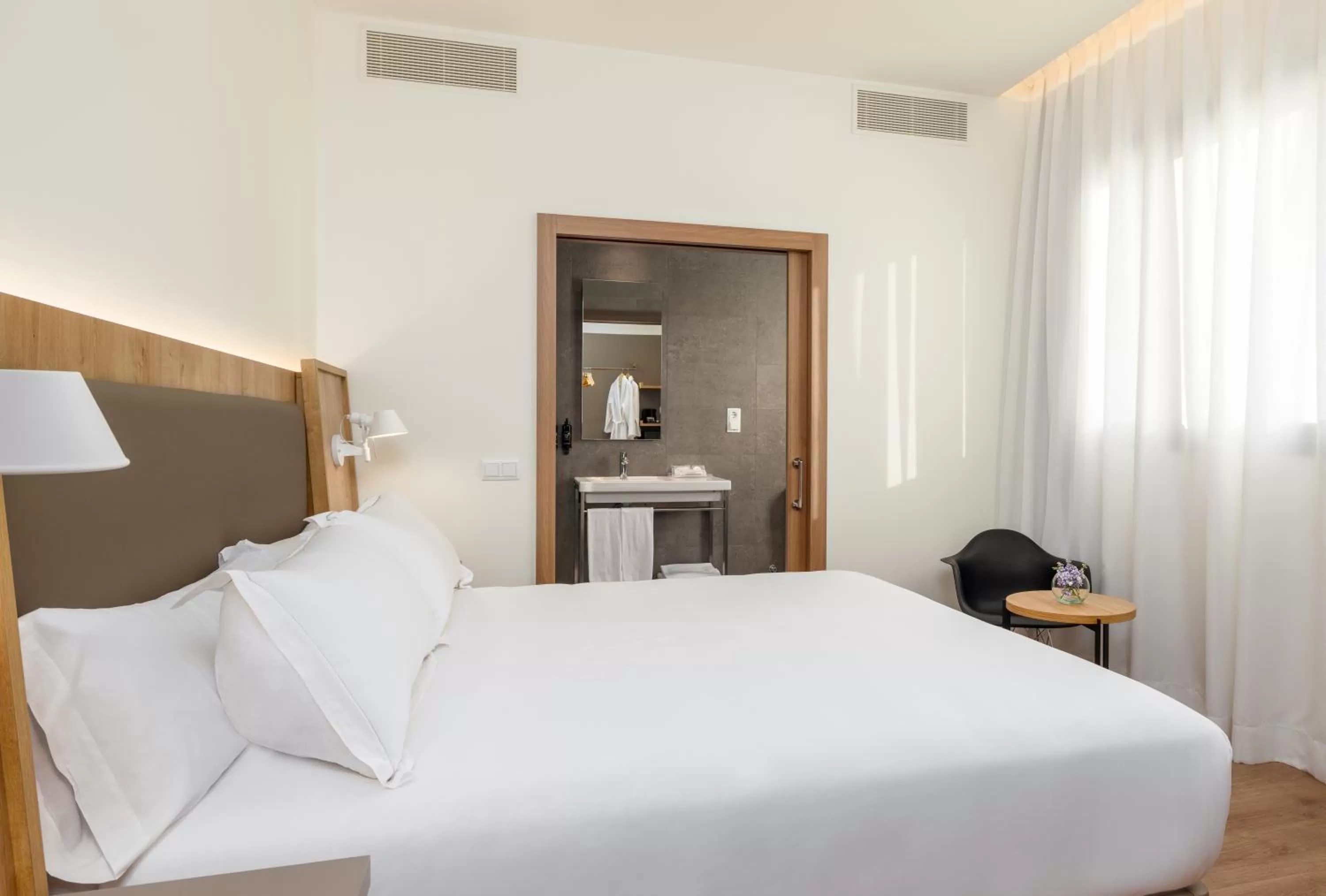 Bed in Virgen de los Reyes