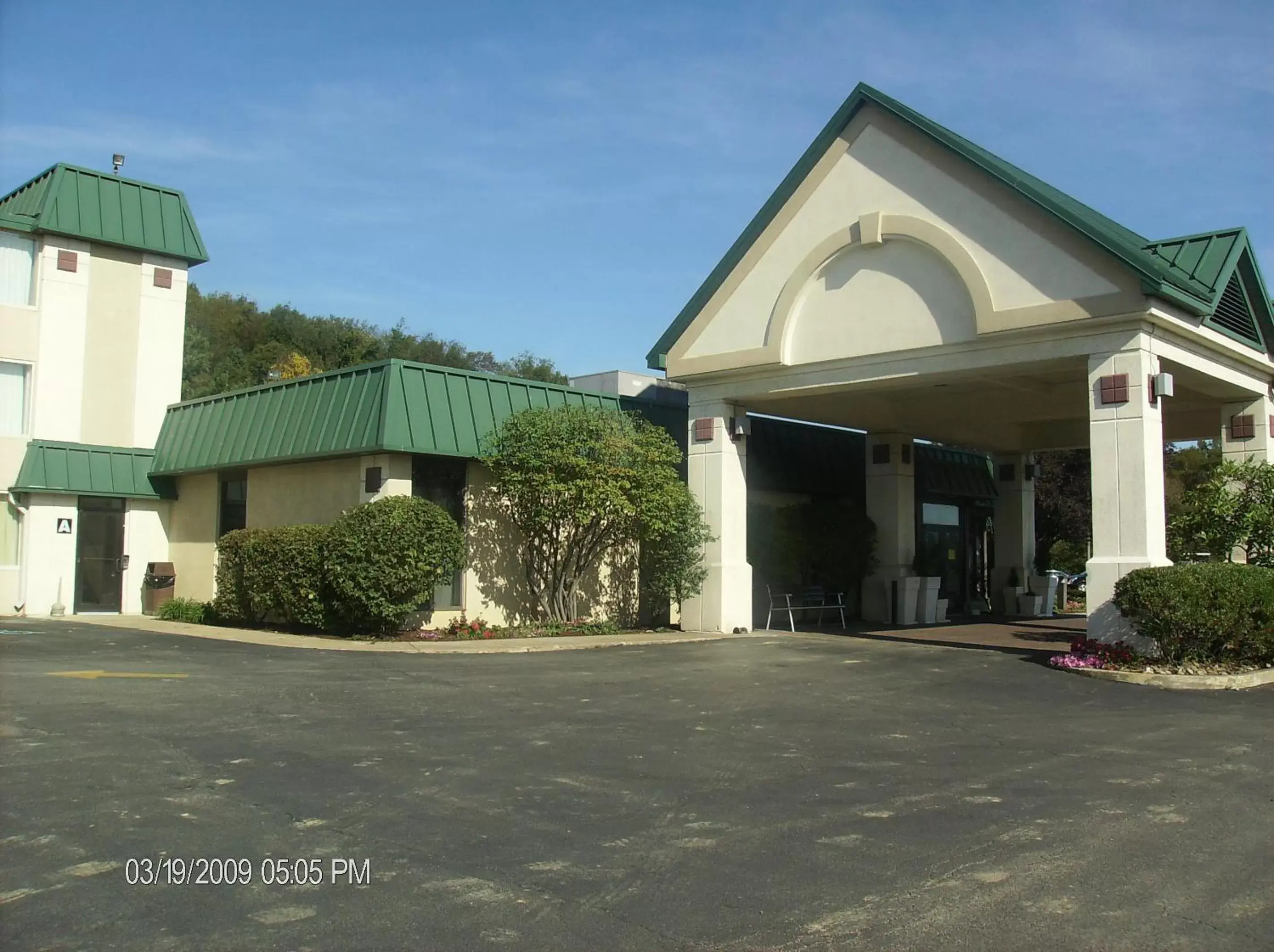 Facade/entrance, Property Building in Ramada by Wyndham Beaver Falls