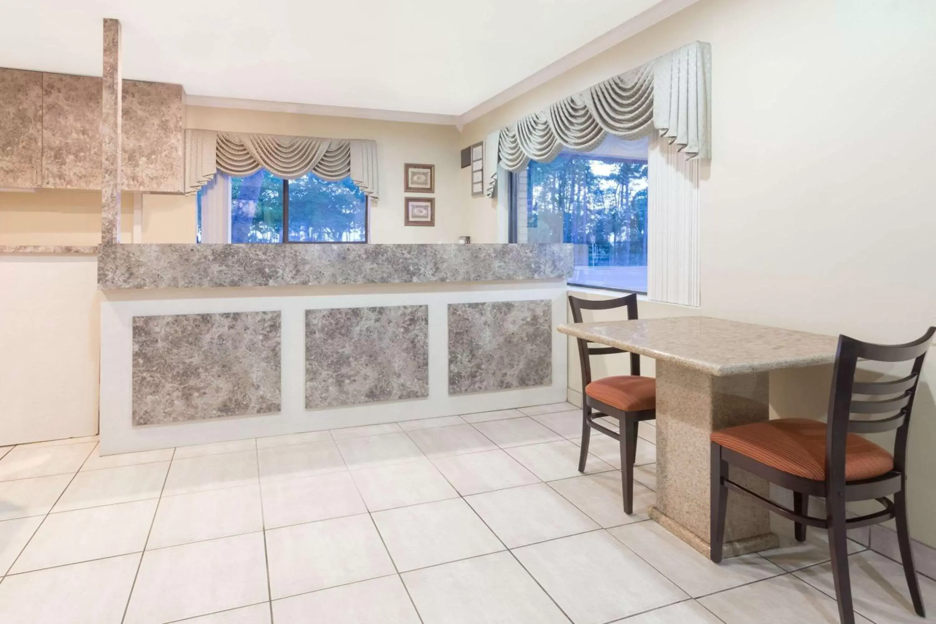 Lobby or reception in Super 8 by Wyndham Ft Walton Beach