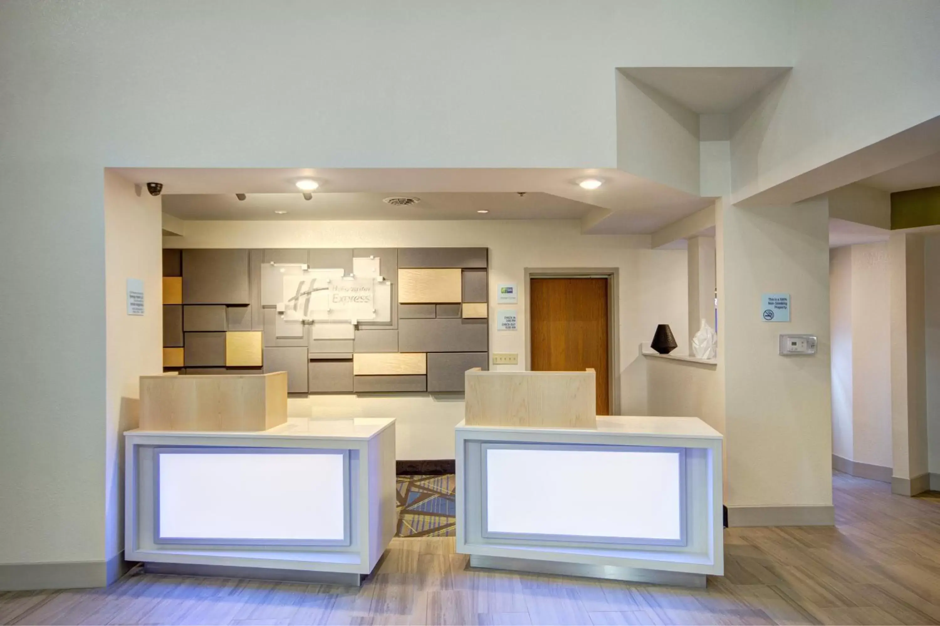 Property building, Lobby/Reception in Holiday Inn Express Columbus South - Obetz, an IHG Hotel