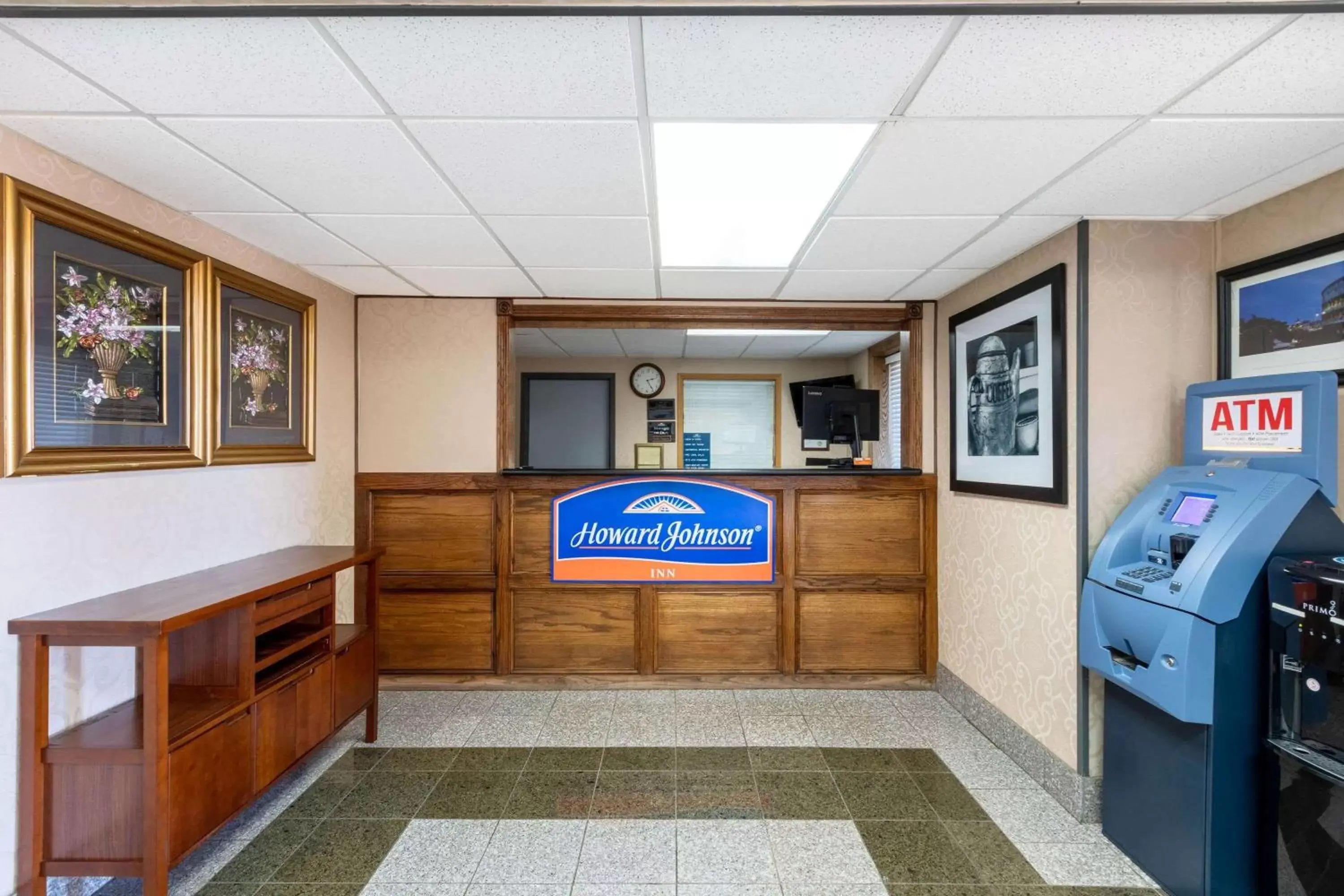 Lobby or reception, Lobby/Reception in Howard Johnson by Wyndham Gillette