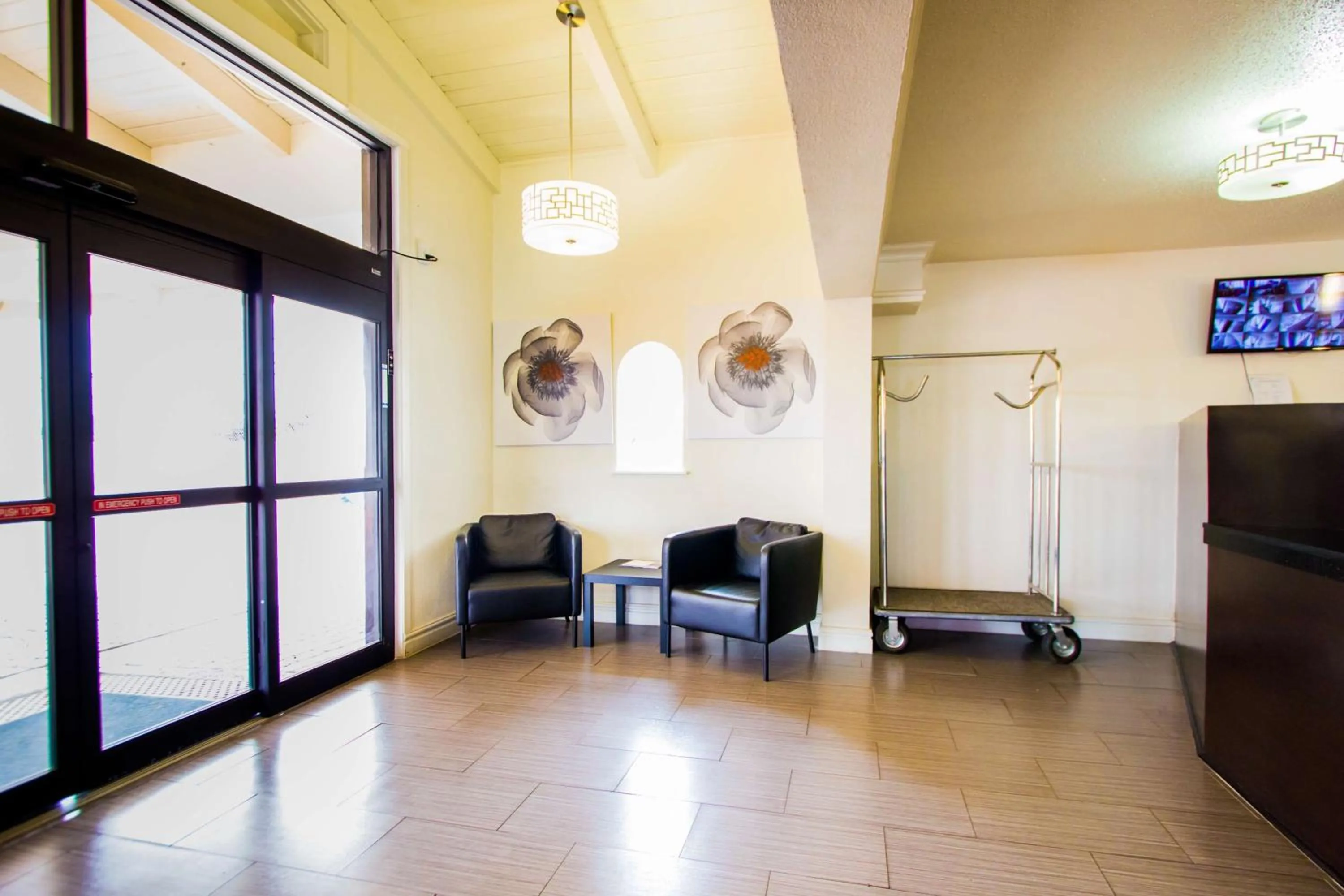 Facade/entrance in Motel 6-Austin, TX - Midtown