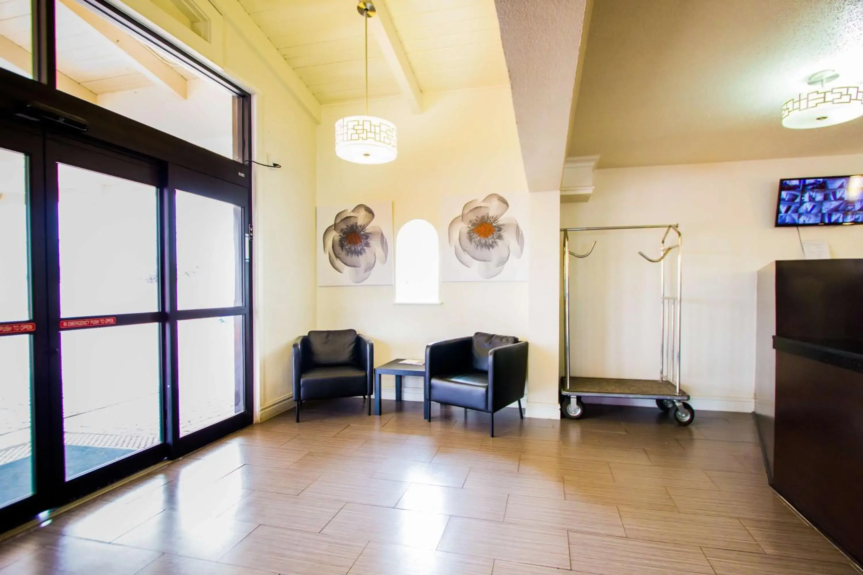 Facade/entrance in Motel 6-Austin, TX - Midtown Facade/entrance in Motel 6-Austin, TX - Midtown