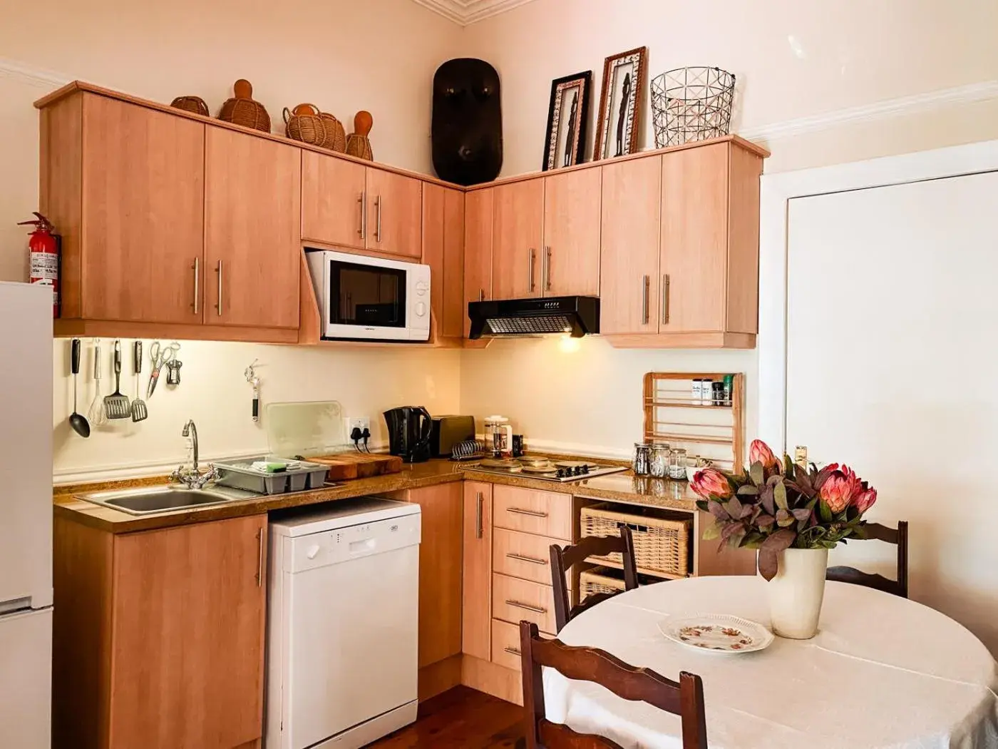 Dining area, Kitchen/Kitchenette in 5 Camp Street Guesthouse & Self-catering