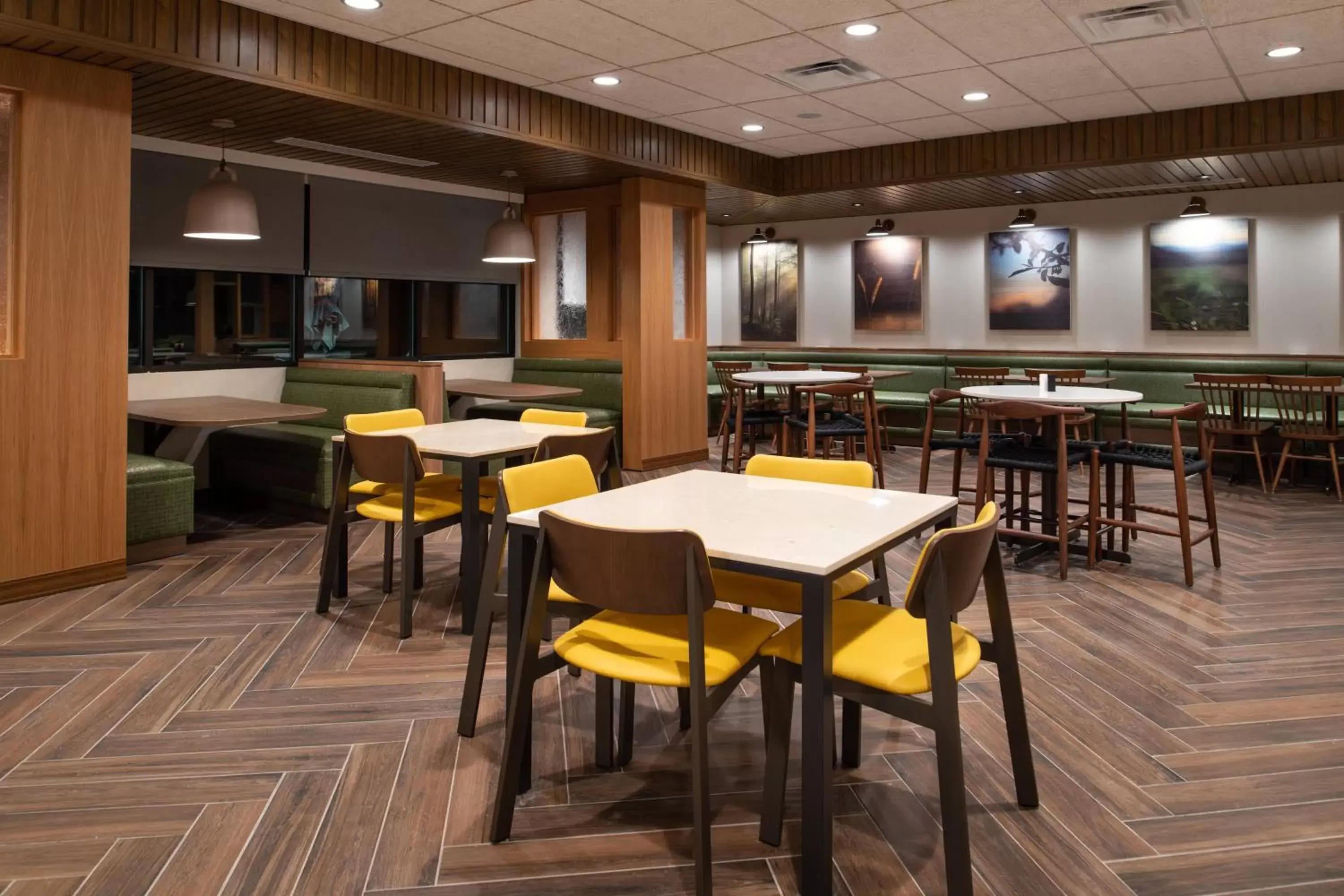 Breakfast, Restaurant/Places to Eat in Fairfield Inn & Suites by Marriott Canton