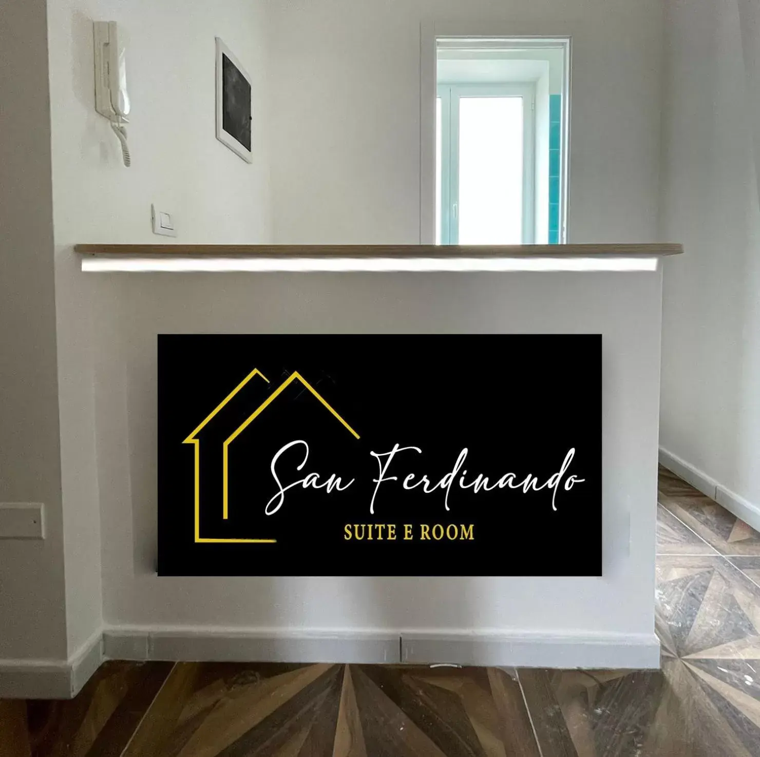 Logo/Certificate/Sign in San Ferdinando suite room