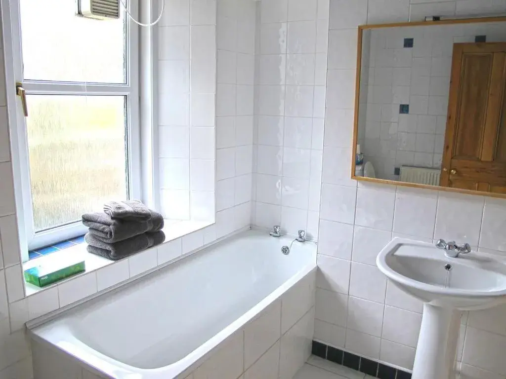 Bathroom in House by the Harbour - NC500 Route