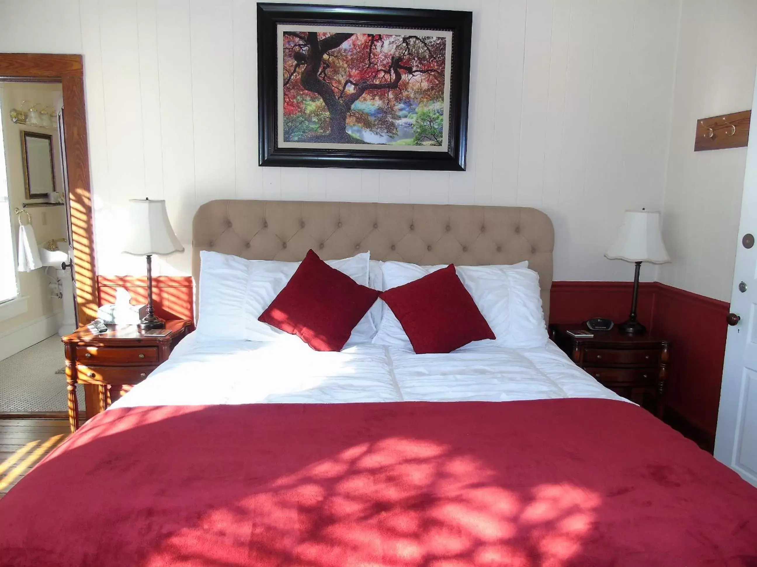 Bedroom, Bed in The Charleston Inn