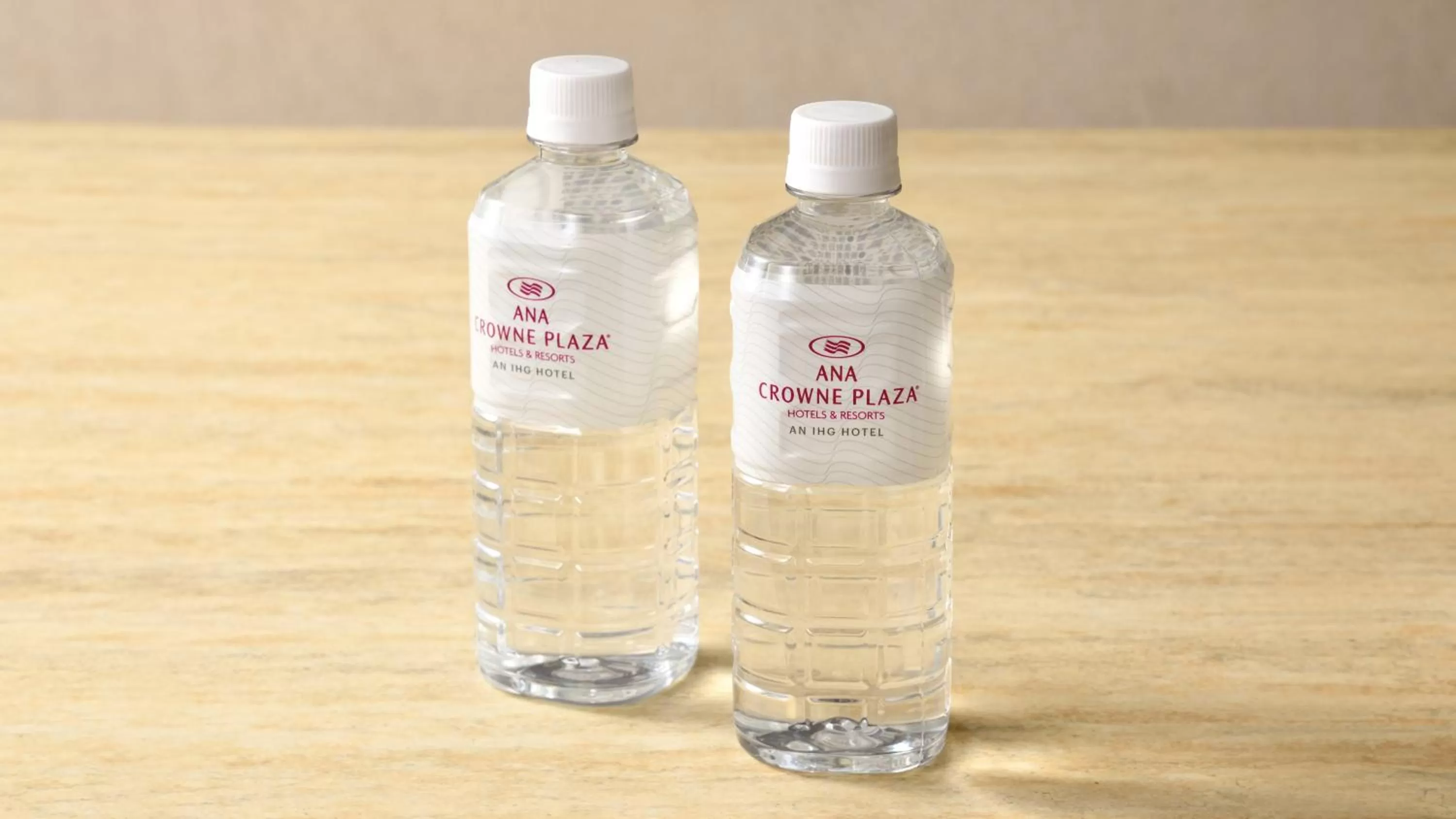 Photo of the whole room in ANA Crowne Plaza Niigata by IHG