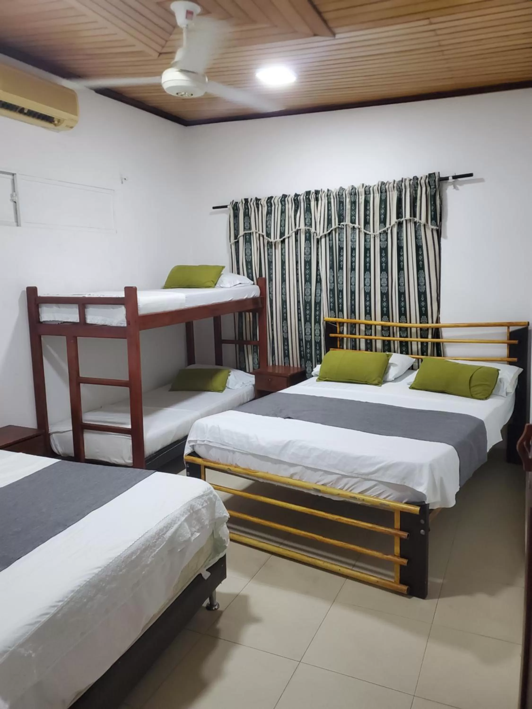 Photo of the whole room in Hotel Tamaca Real