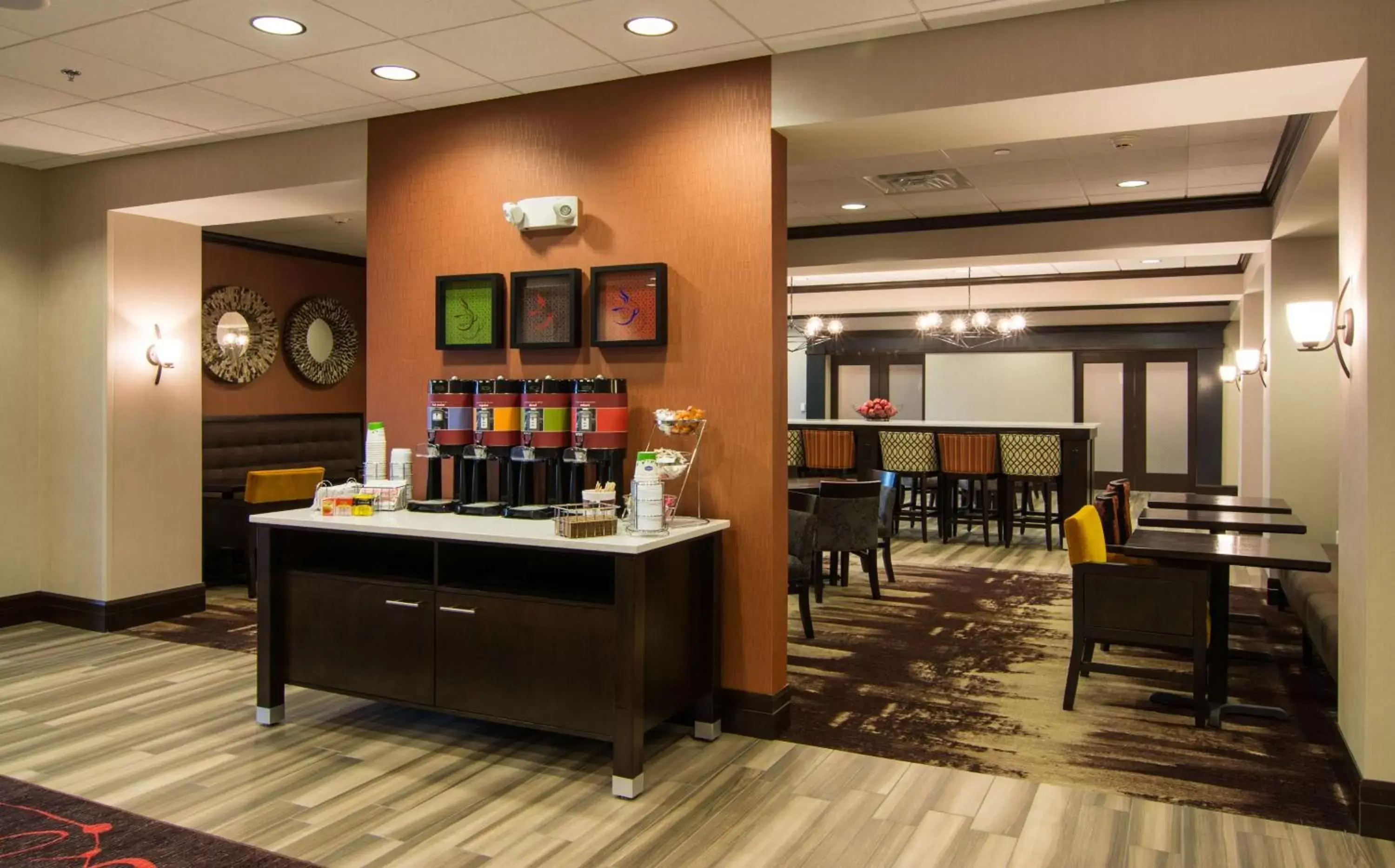 Lobby or reception, Restaurant/Places to Eat in Hampton Inn Orange City