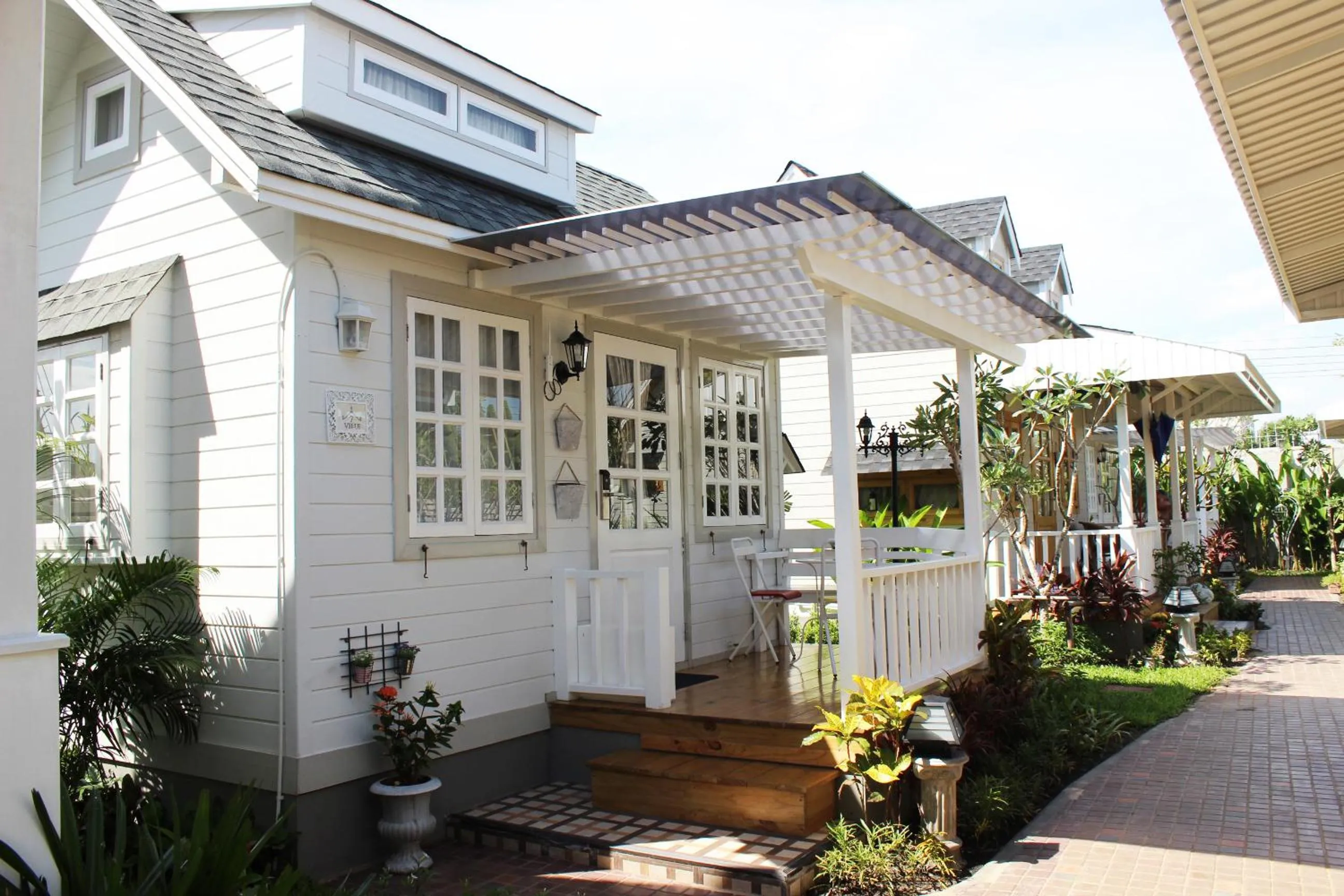 Facade/entrance in At Residence Suvarnabhumi Hotel