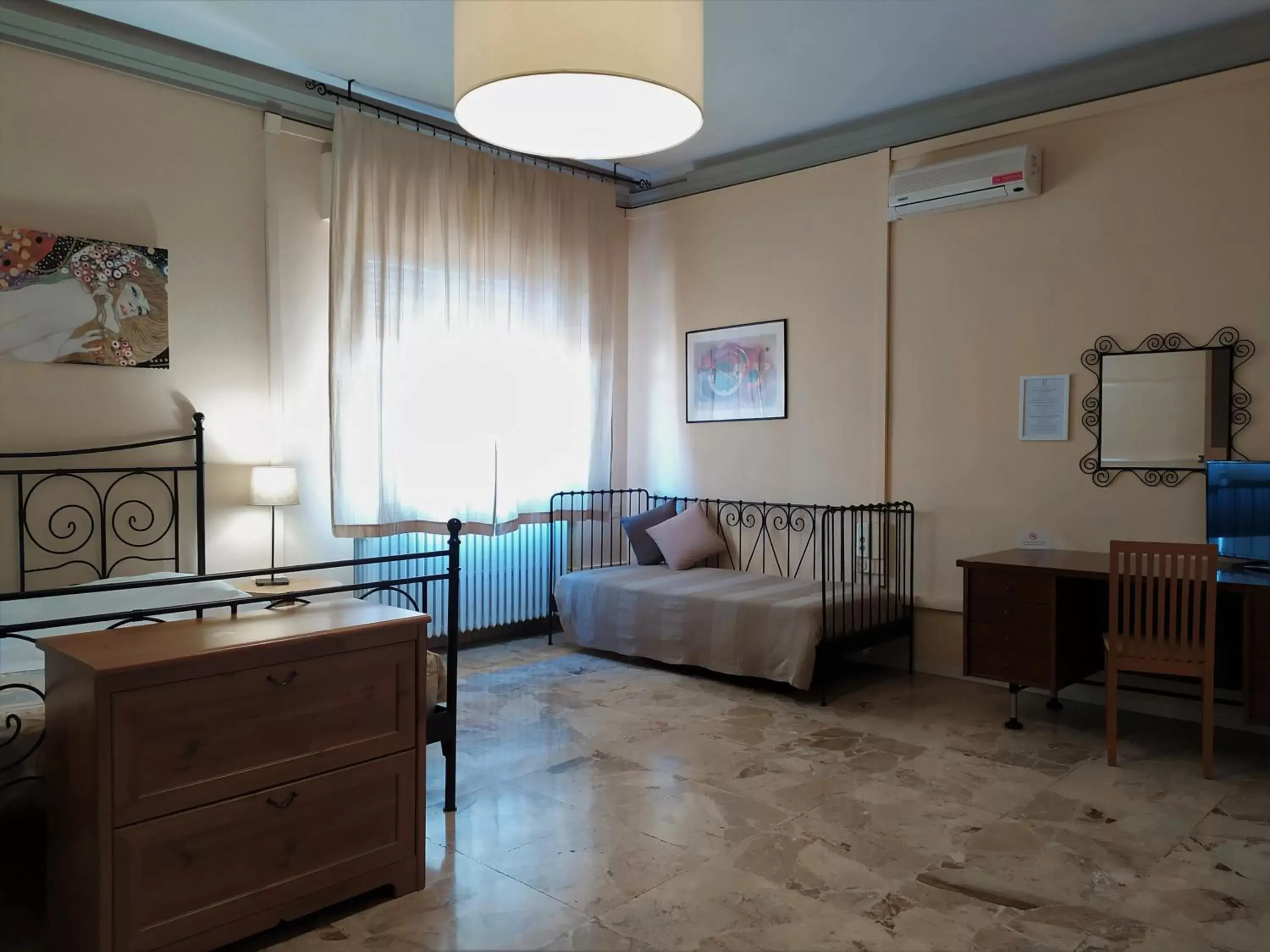 Bedroom, Seating Area in B&B Cameracaffè Centro