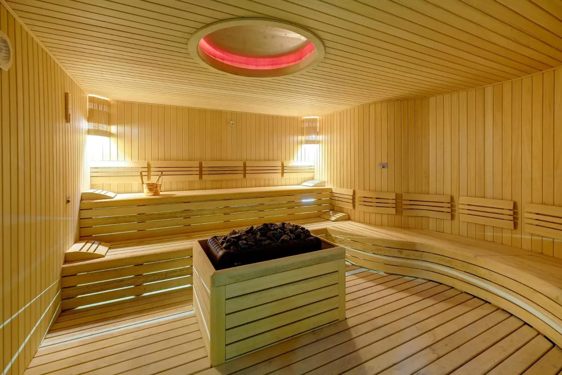 Sauna in Days Hotel by Wyndham Istanbul Maltepe