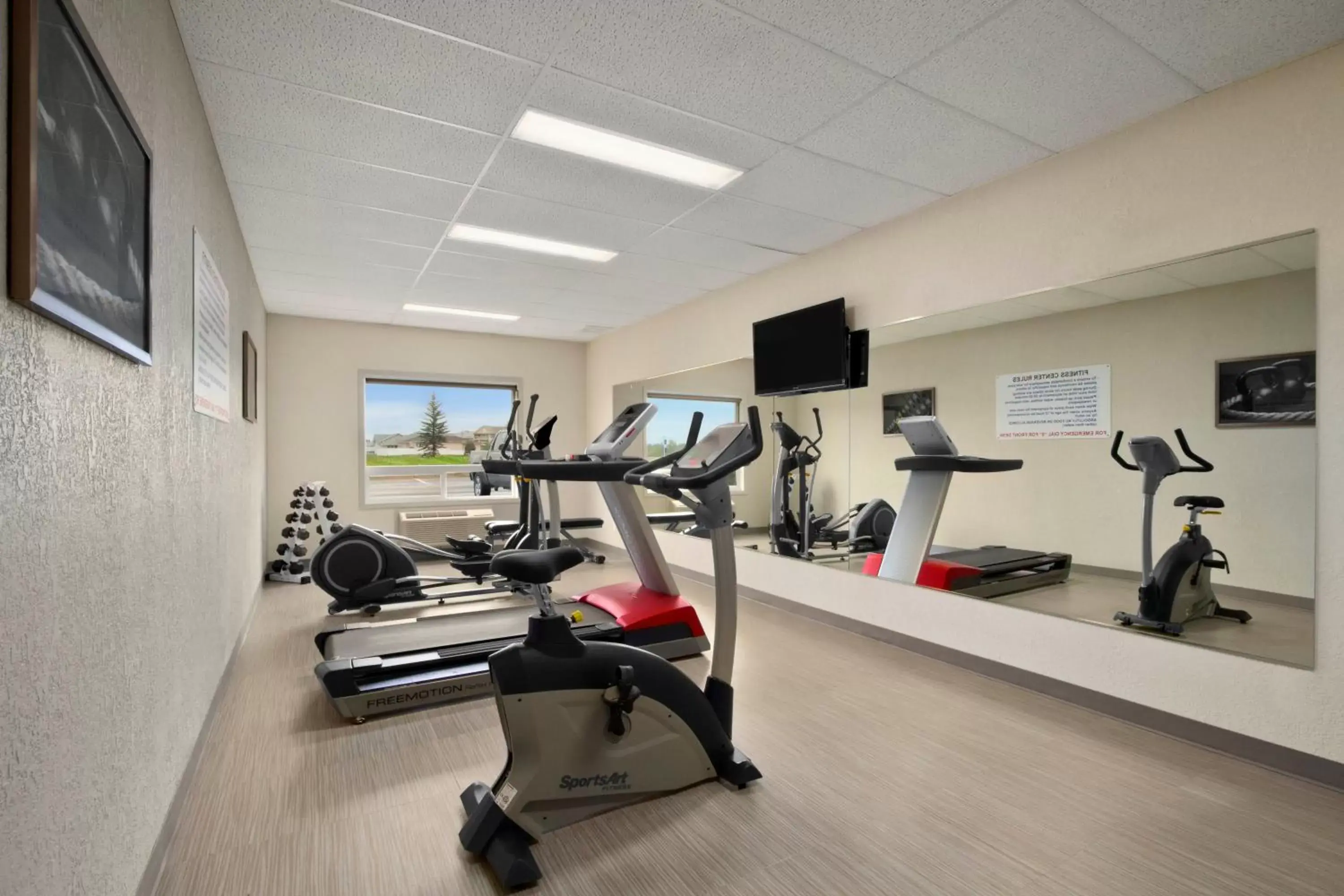 Fitness centre/facilities in Days Inn & Suites by Wyndham Yorkton Fitness centre/facilities in Days Inn & Suites by Wyndham Yorkton